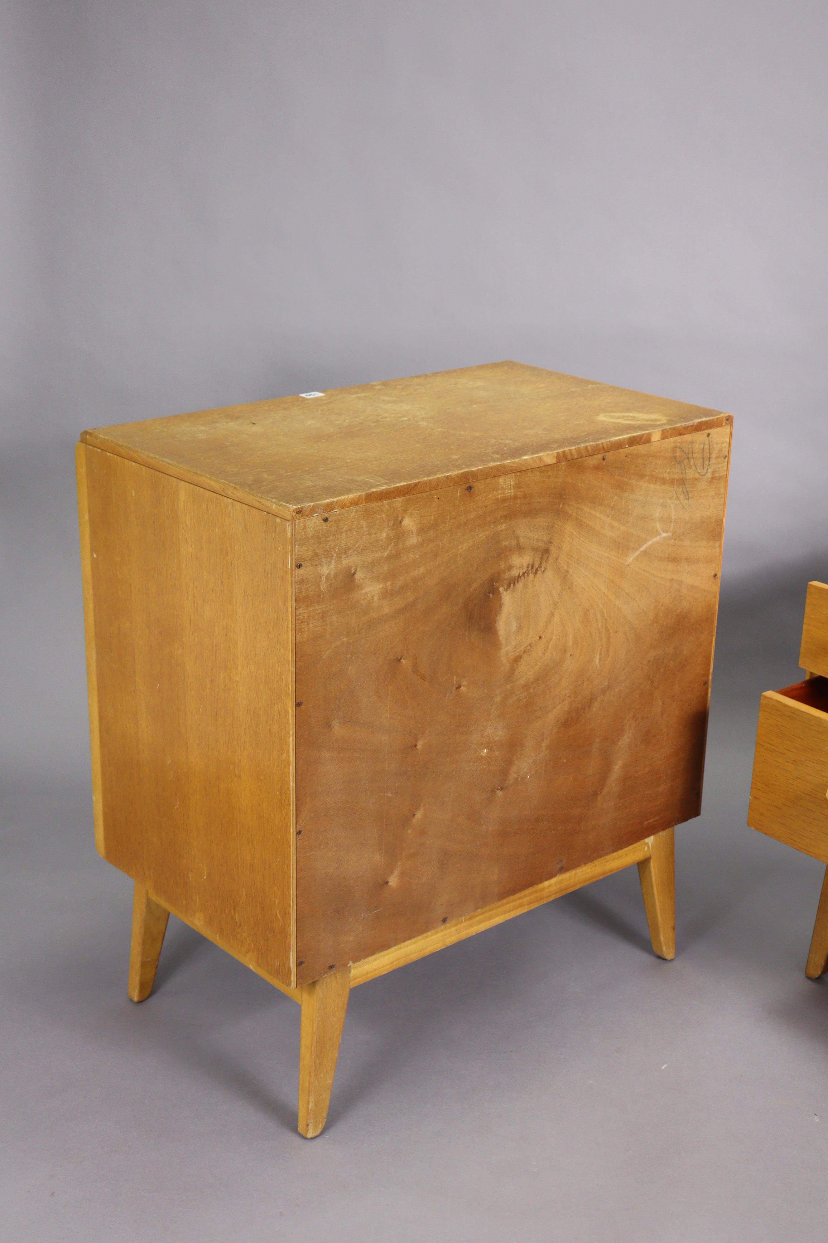 A mid-20th century E. Gomme G-Plan light oak bedroom pair comprising of a small chest of three - Image 8 of 10