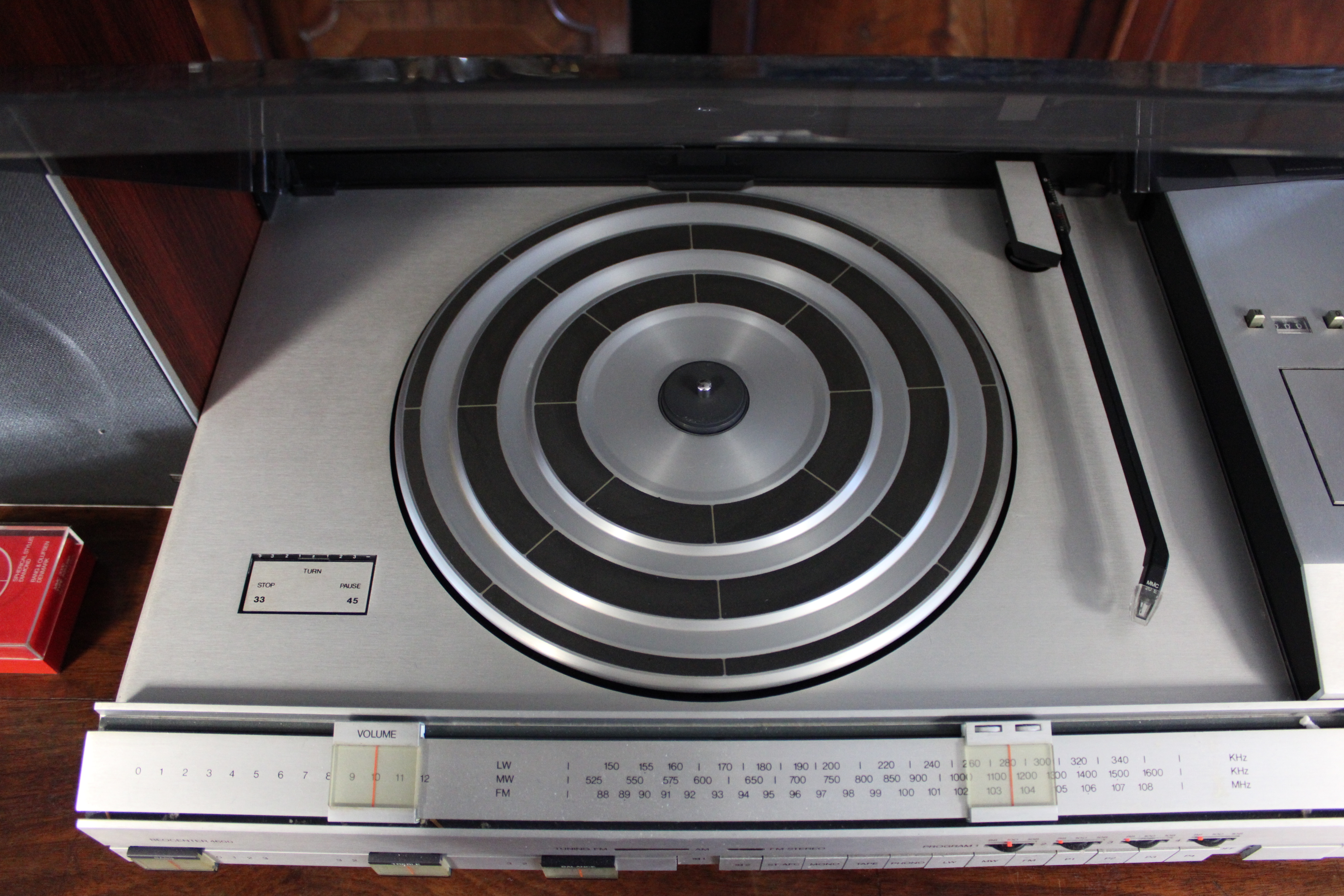 A Bang & Olufsen “Beocenter 4600” music system, boxed; various LP records. - Image 5 of 19