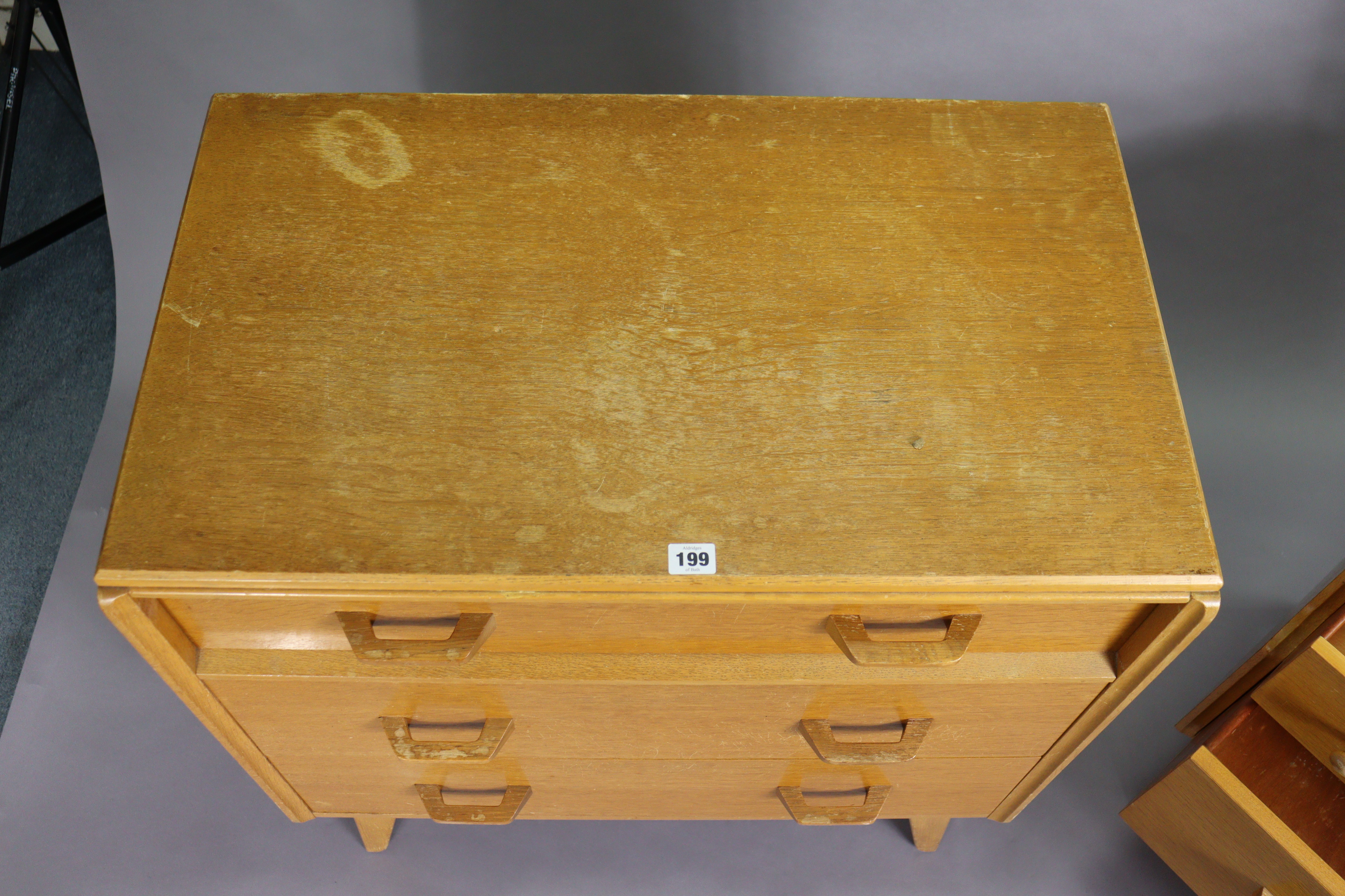 A mid-20th century E. Gomme G-Plan light oak bedroom pair comprising of a small chest of three - Image 7 of 10