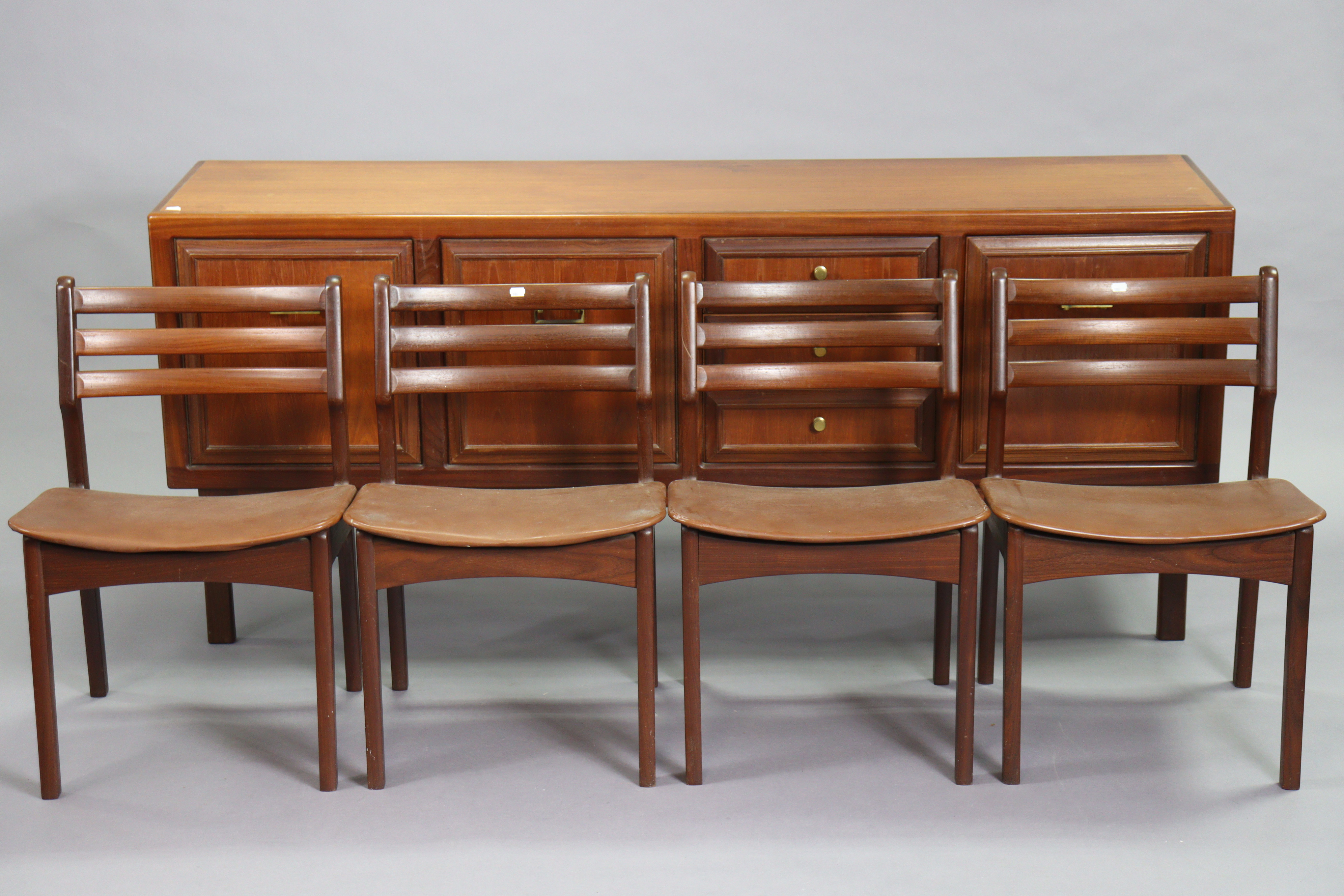 A 1970’s teak circular extending dining table with an additional leaf, & on four square tapered - Image 7 of 17