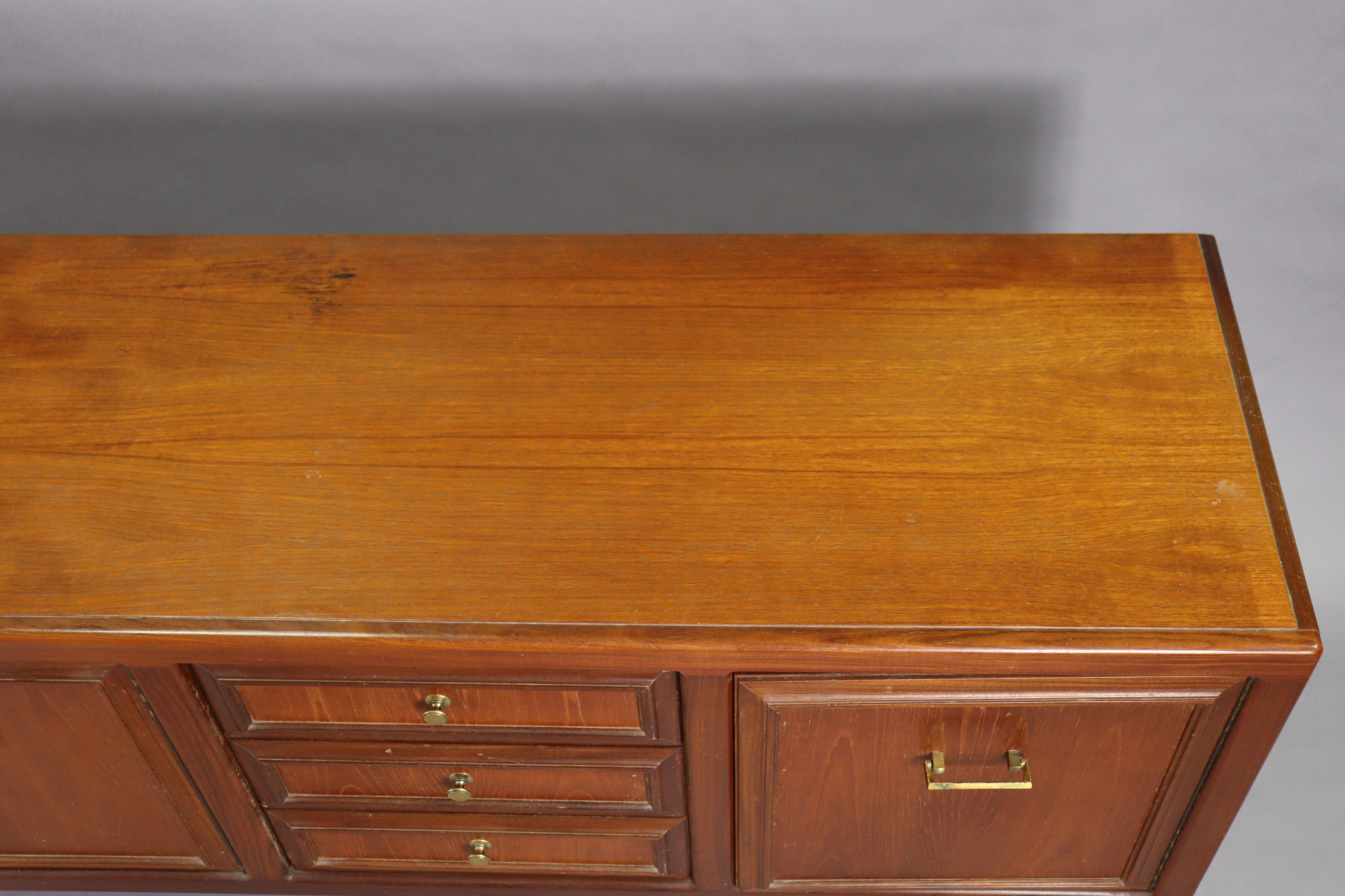 A 1970’s teak circular extending dining table with an additional leaf, & on four square tapered - Image 17 of 17