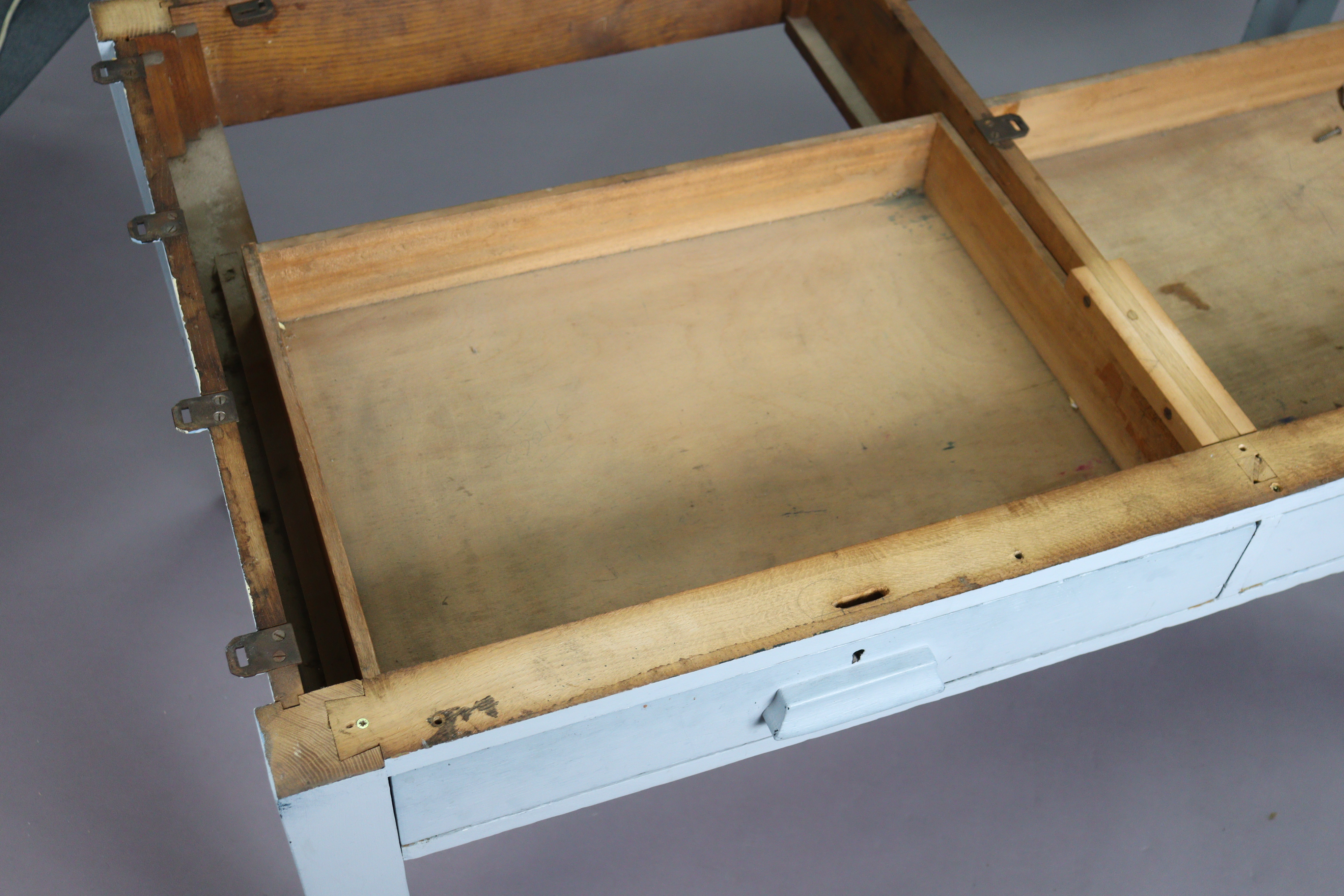 An oak kitchen table with a rectangular top, the pale blue painted underframe fitted two frieze - Image 7 of 7