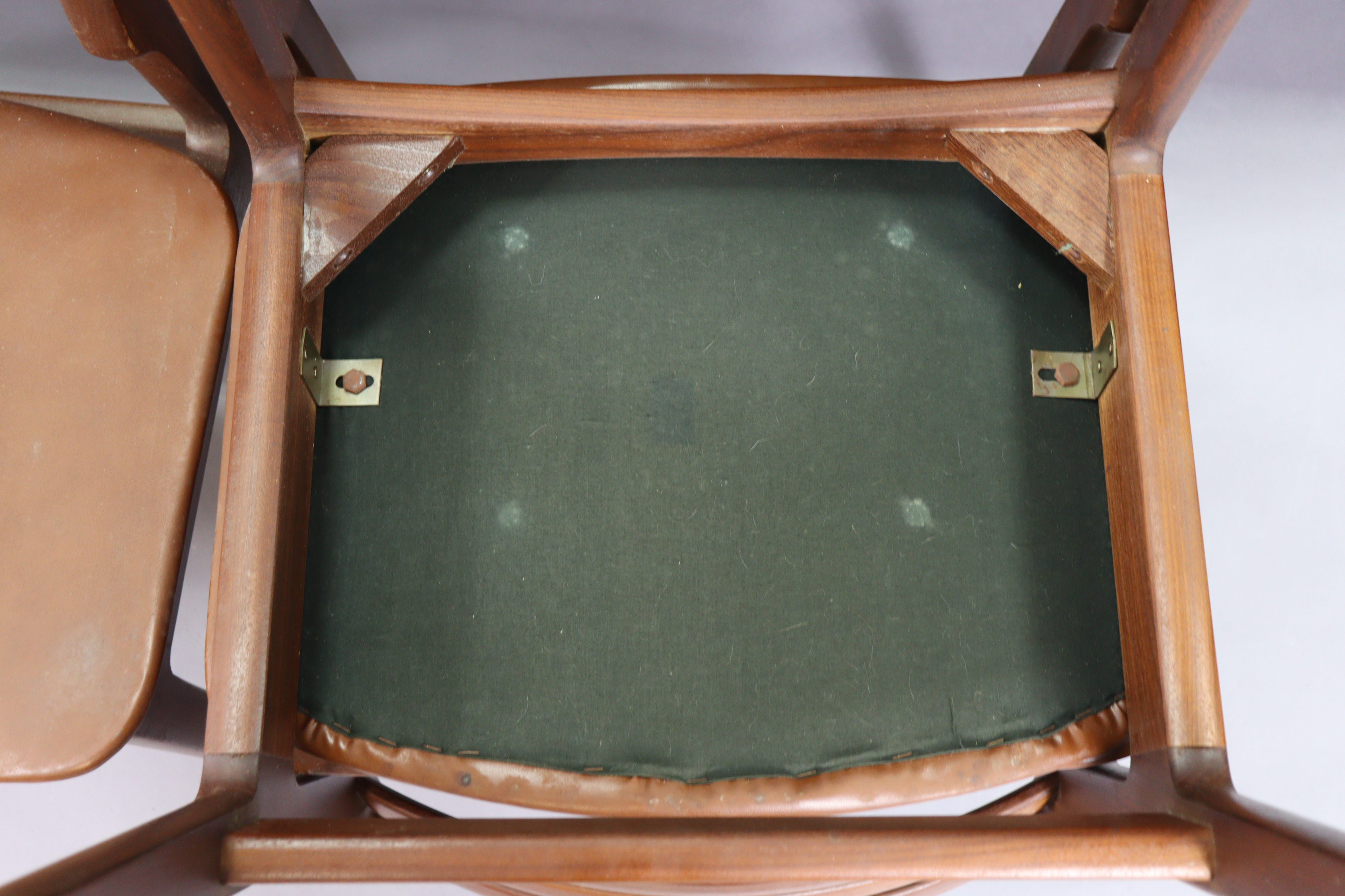 A 1970’s teak circular extending dining table with an additional leaf, & on four square tapered - Image 11 of 17