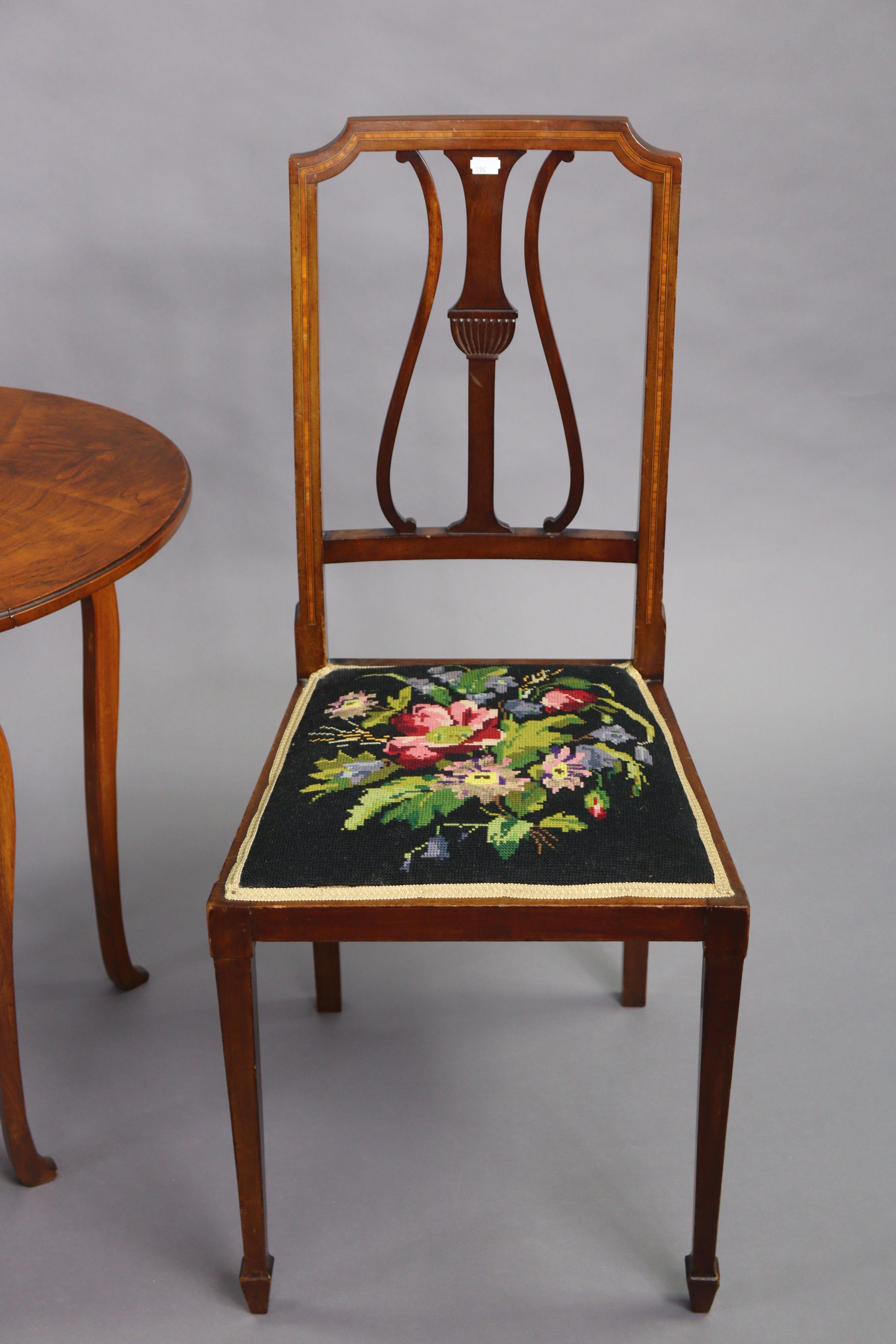 An early 20th century oak oval drop-leaf occasional table with a carved foliate border, & on - Image 2 of 4