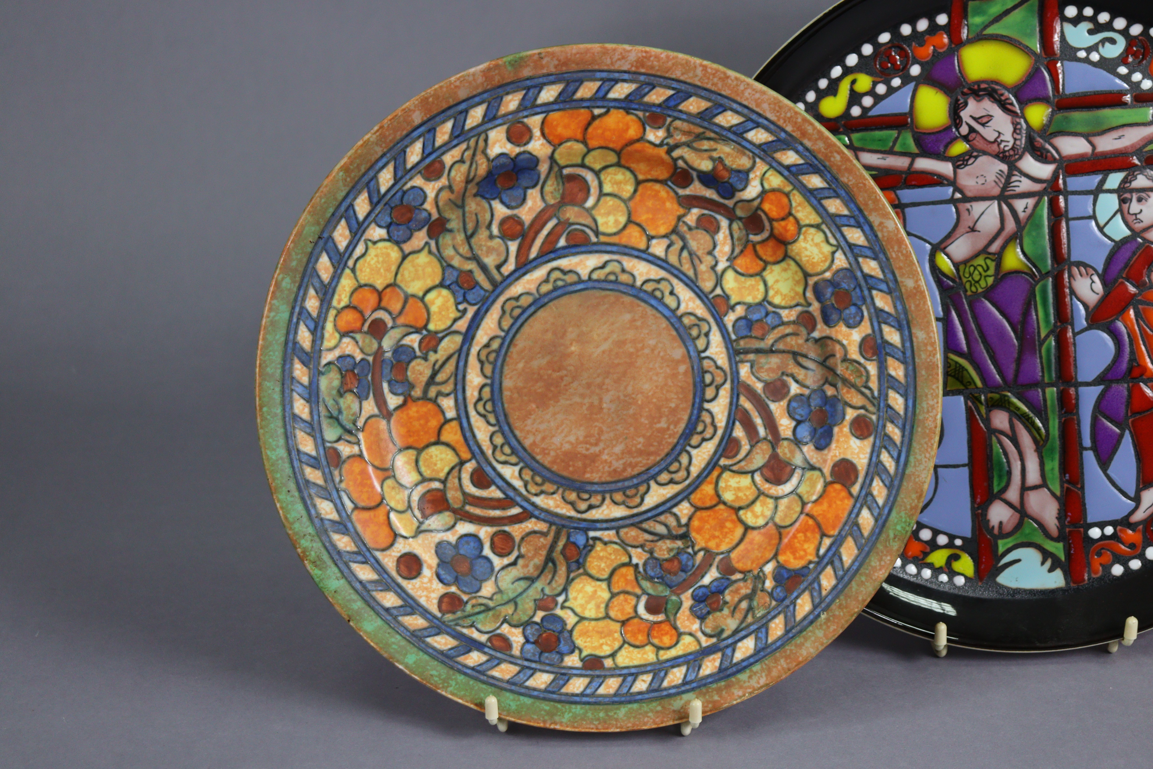 A Charlotte Rhead pottery fruit decorated dish 31cm diameter; a set of three Royal Doulton graduated - Image 10 of 14