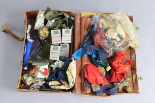 Various vintage Action Man clothes & accessories.