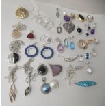 Costume jewellery: to include white metal pendants and earrings