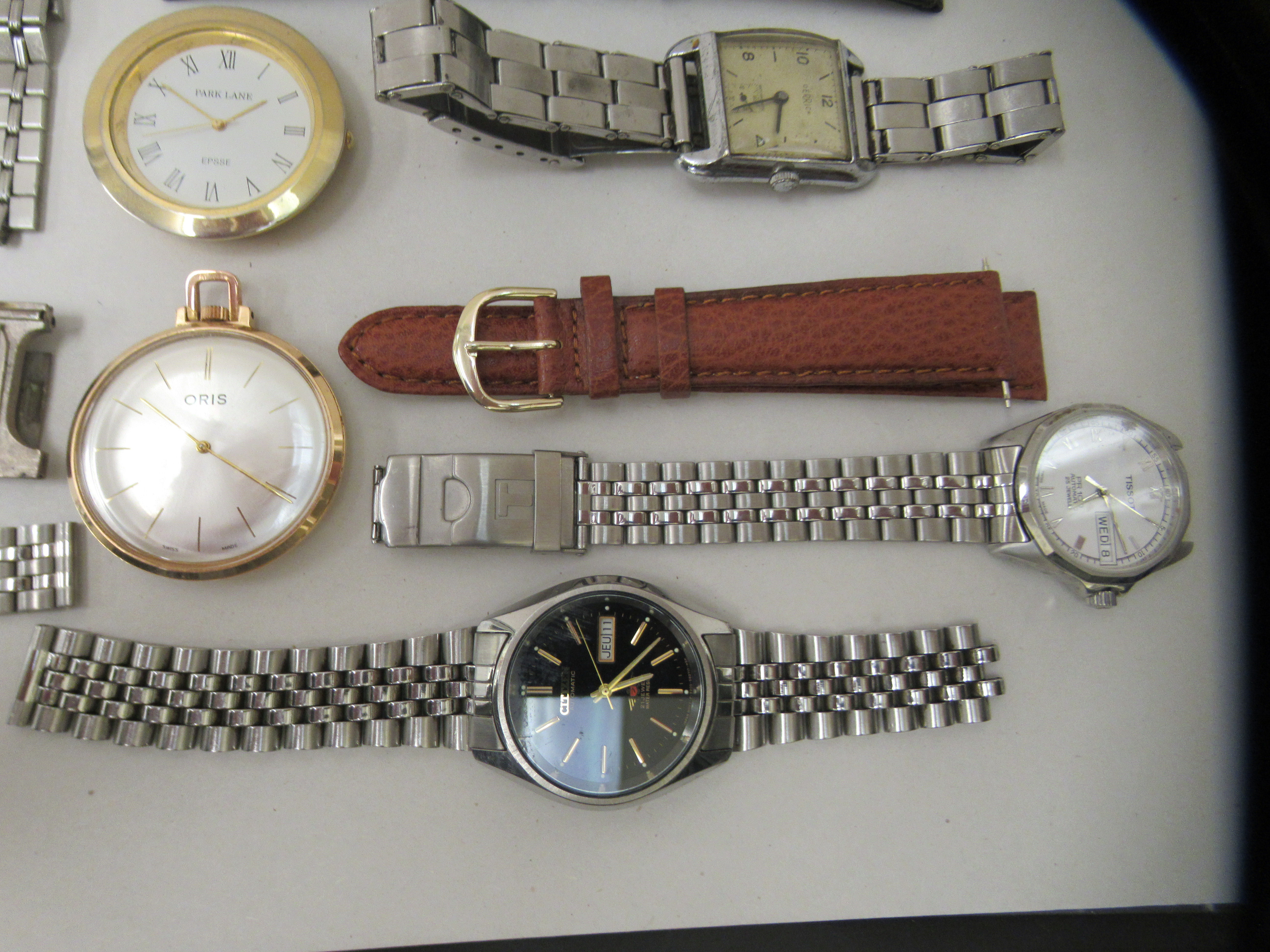 Mainly stainless steel cased wristwatches and loose components: to include examples by Citizen and - Image 5 of 5