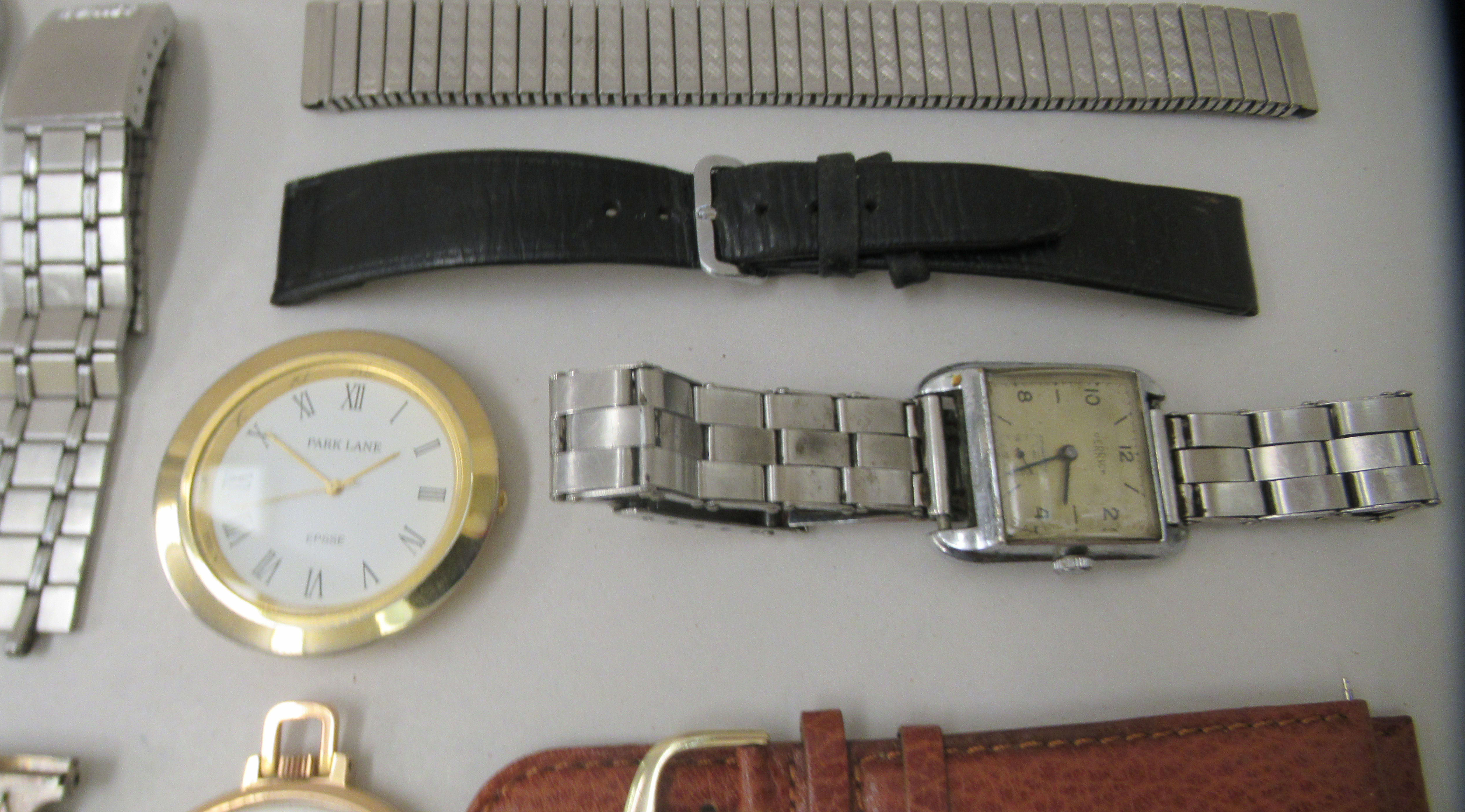 Mainly stainless steel cased wristwatches and loose components: to include examples by Citizen and - Image 4 of 5