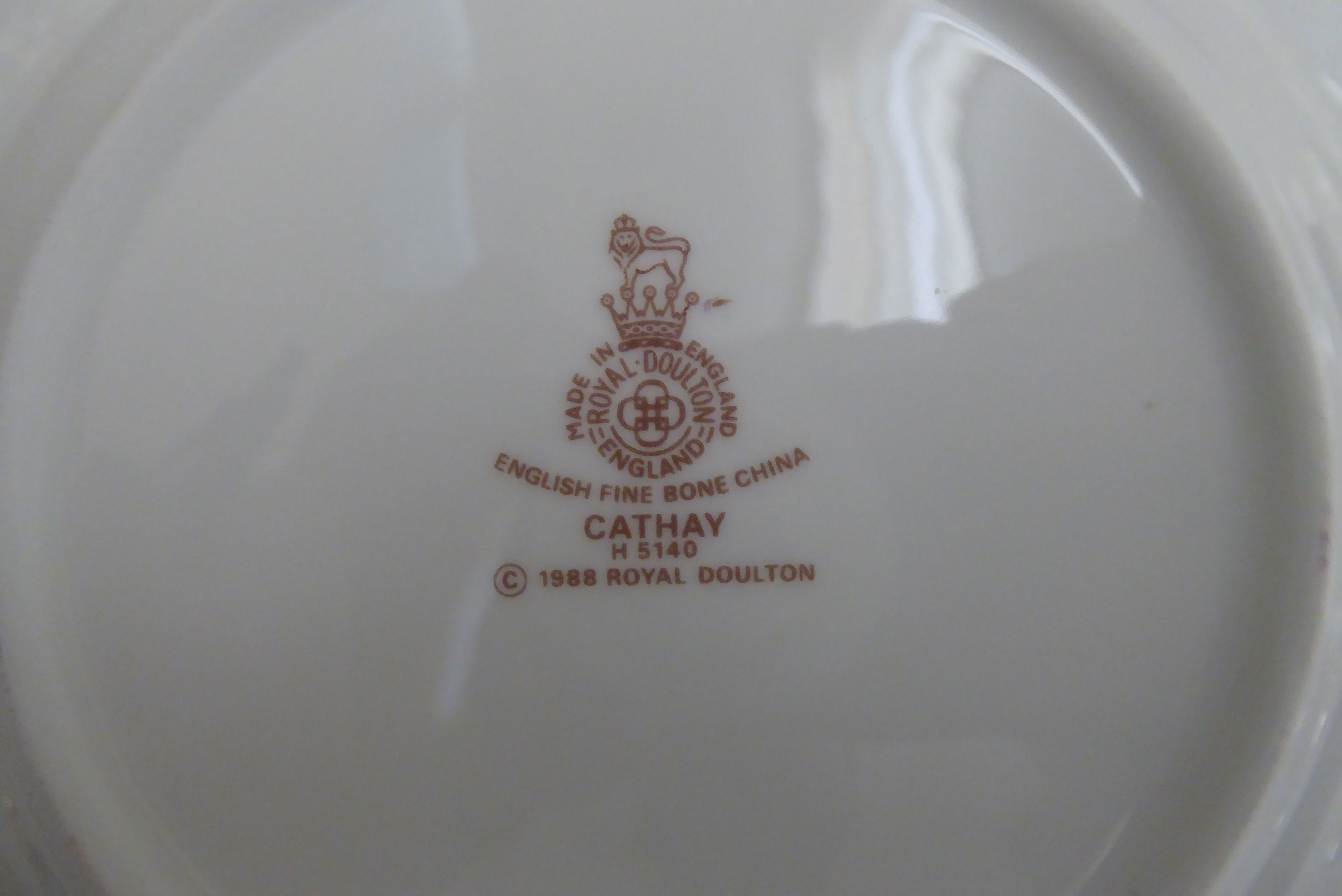 Royal Doulton fine bone china Cathay pattern tableware - Image 4 of 4