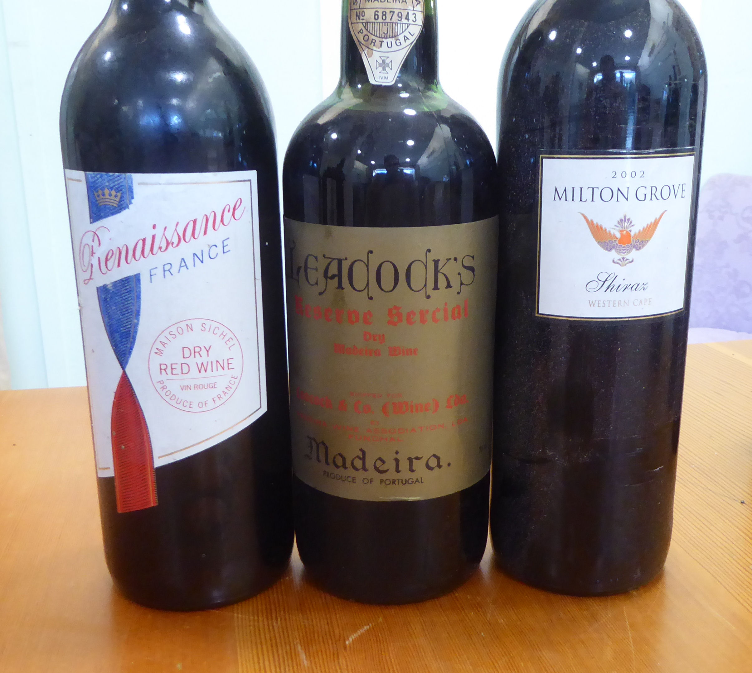 Wine, mainly red: to include a 1974 Chateau de Grange; and a 1973 Merlot Isola Augusta - Image 4 of 9