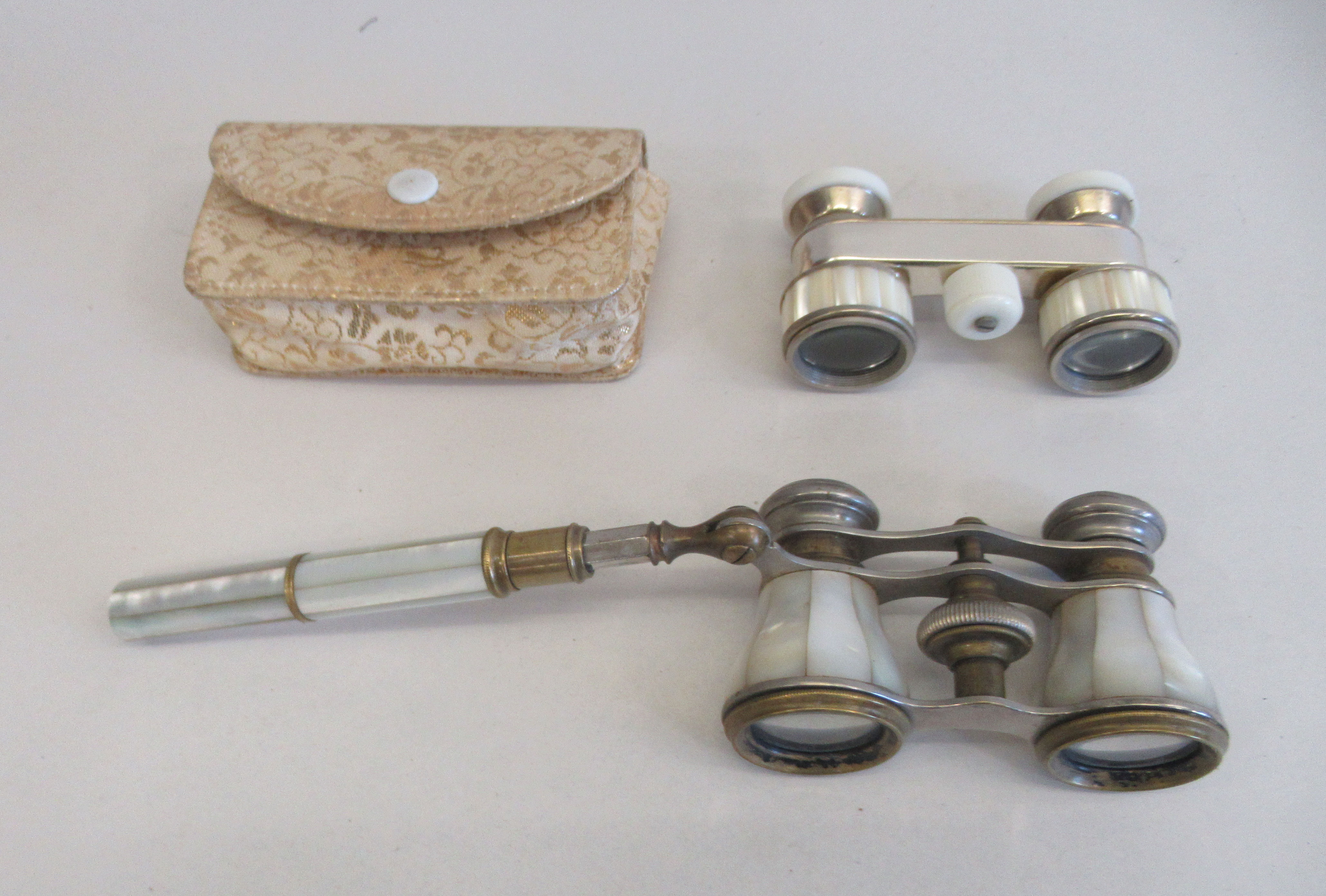 Late 19thC and later tortoiseshell, mother-of-pearl and other opera glasses and lorgnettes - Image 6 of 6