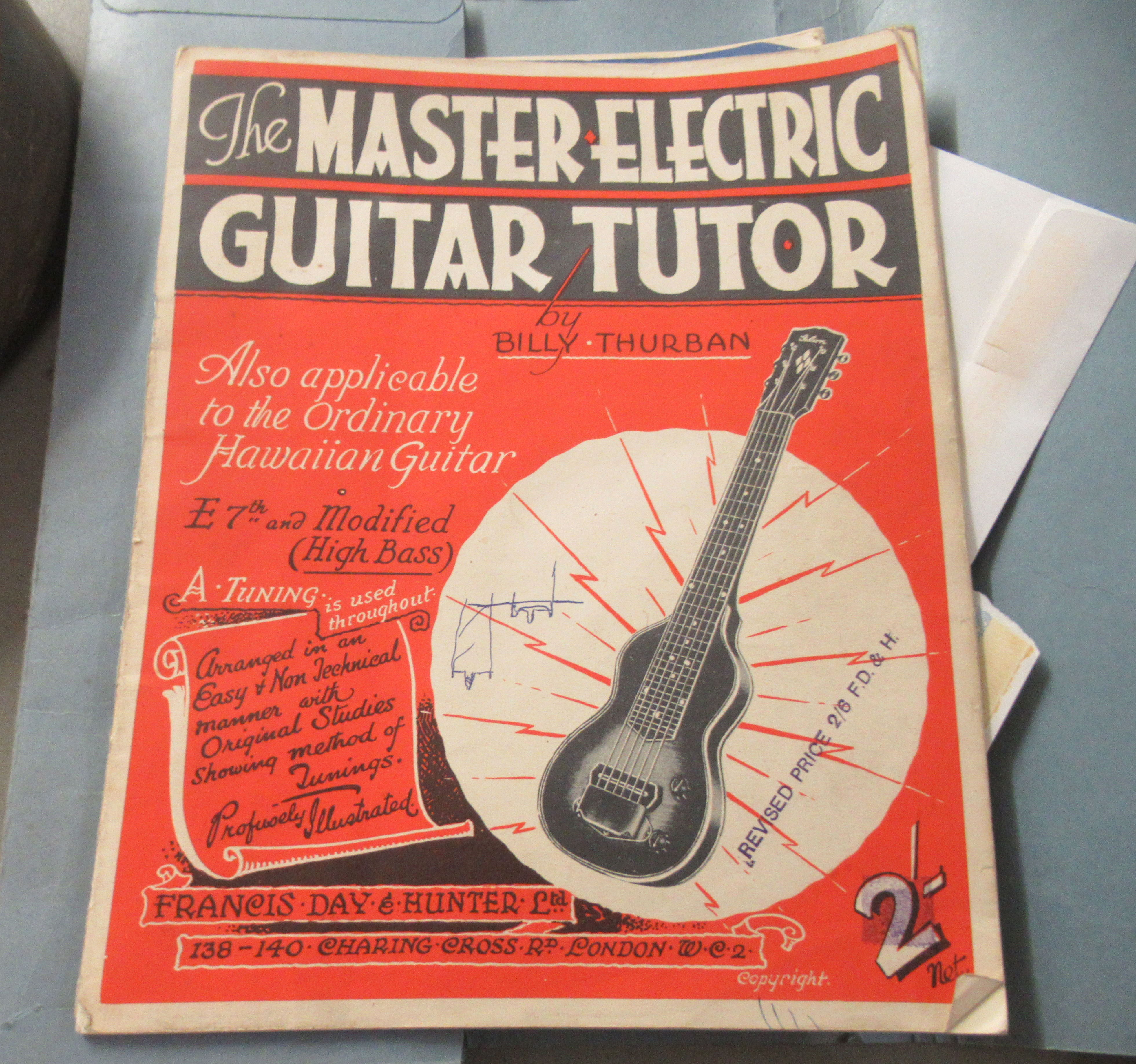 Musical instruments: to include an electric guitar; and a lute - Image 4 of 10