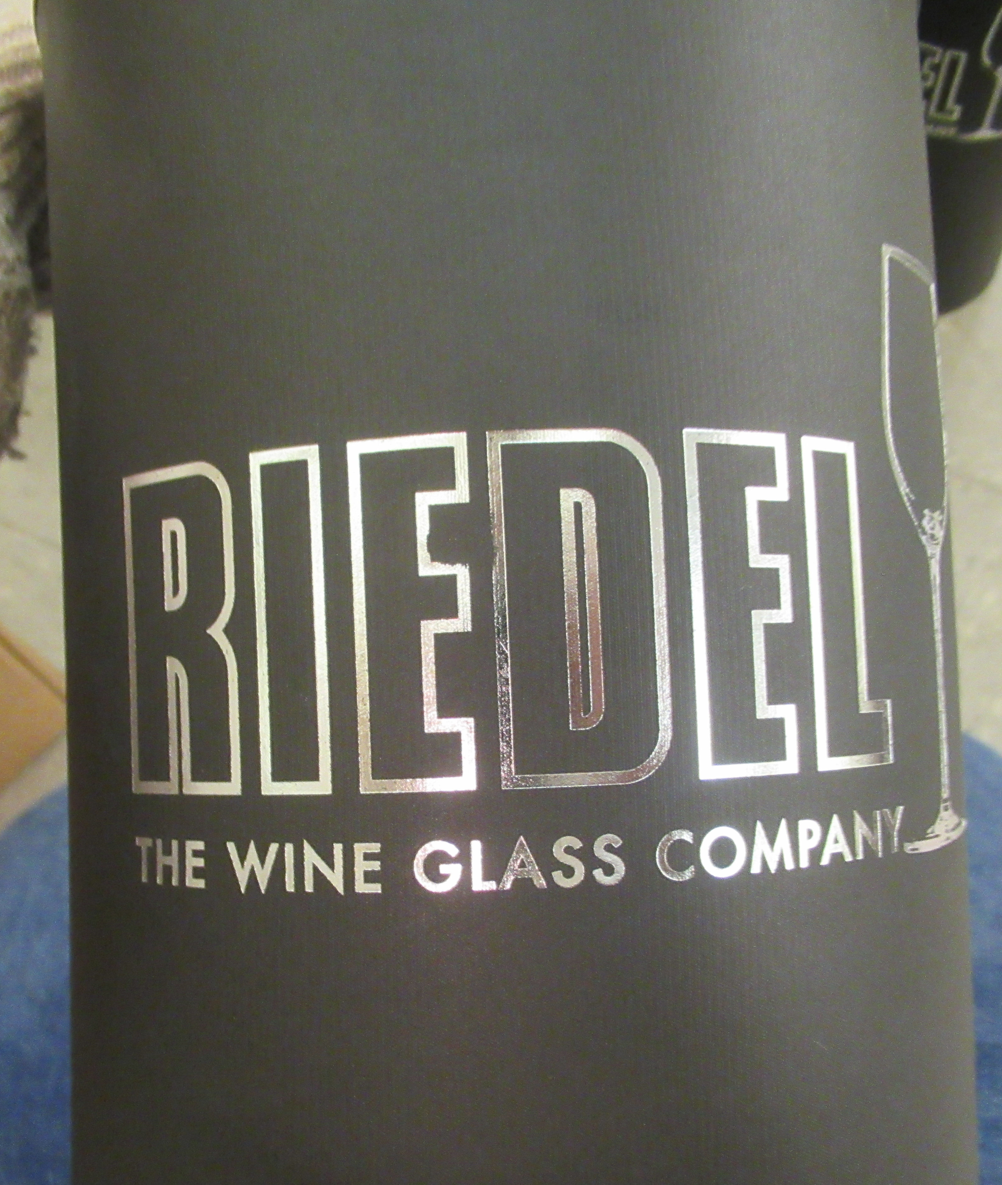 Glassware: to include Riedel oversized sommeliers Bordeaux Grand Cru glasses  boxed - Image 3 of 3