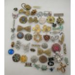 Costume jewellery, mainly brooches of varying styles and designs