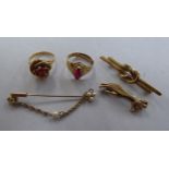 Gold coloured/yellow metal items of personal ornament: to include a 9ct gold entwined wire bar