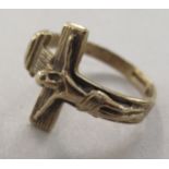 A 9ct gold crucifix ring