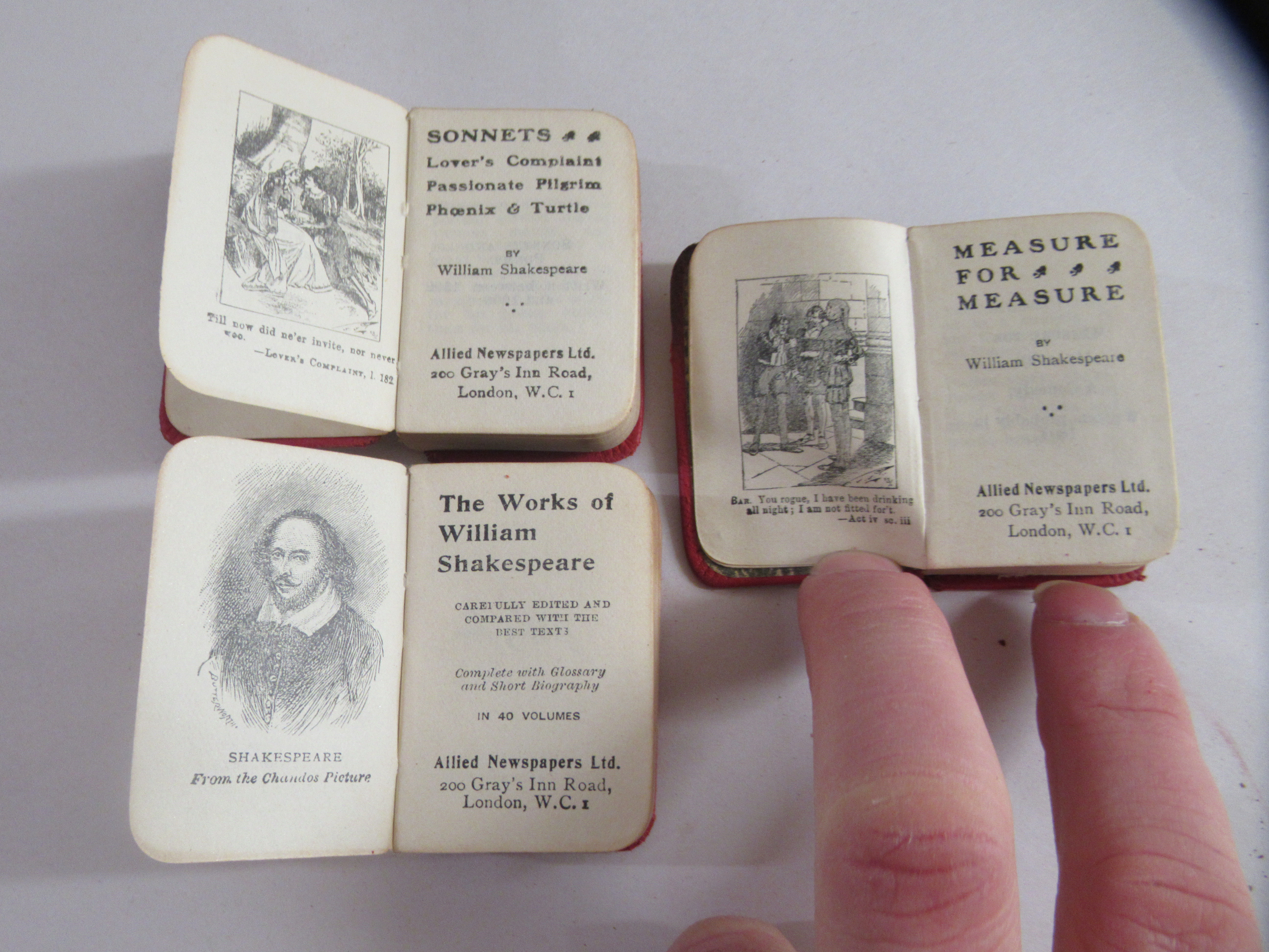 Books: a set of forty miniature volumes of Shakespeare's works, in a dedicated three tier bookcase - Image 8 of 8