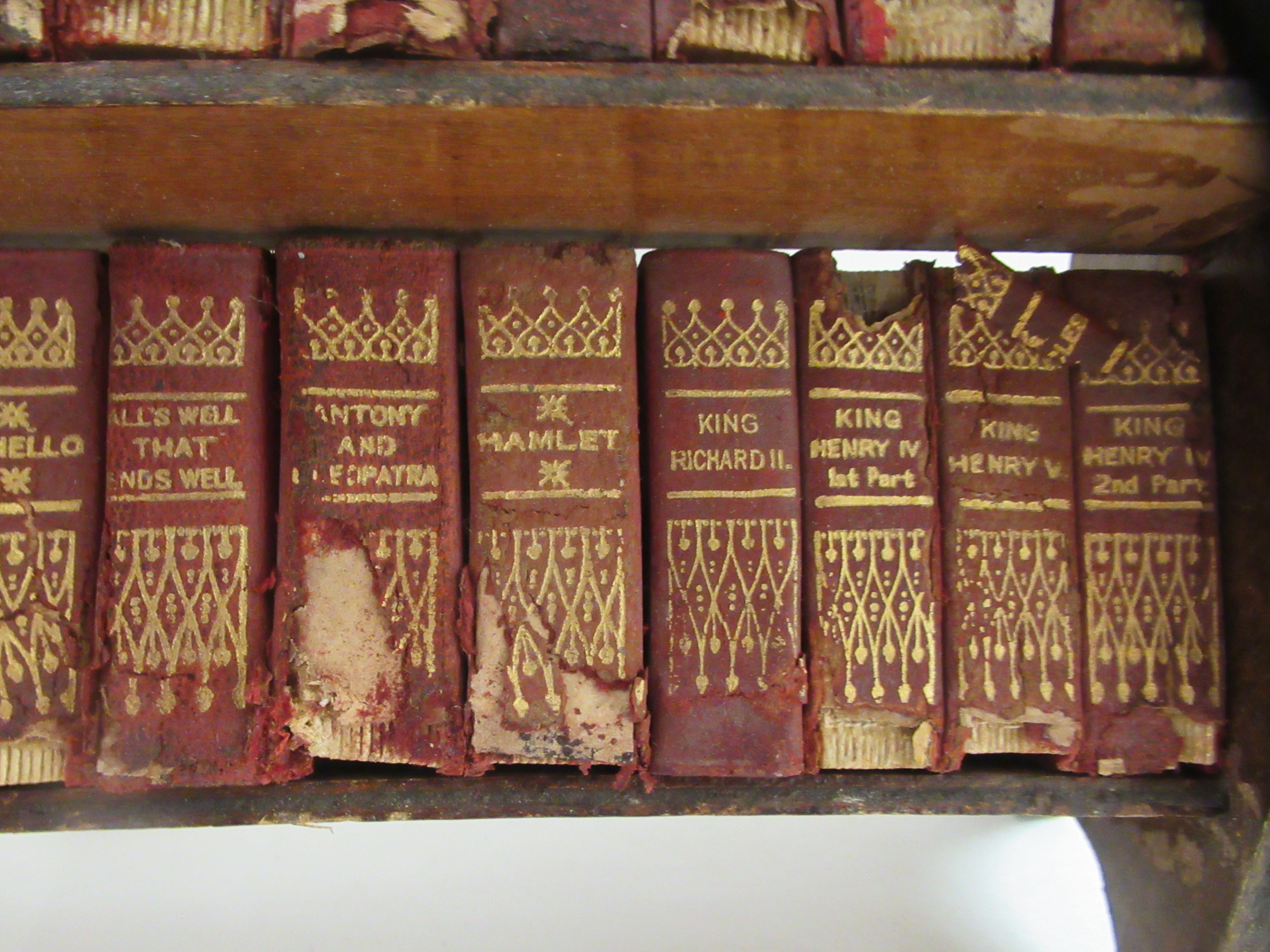 Books: a set of forty miniature volumes of Shakespeare's works, in a dedicated three tier bookcase - Image 3 of 8