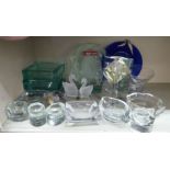 A mixed lot: to include a Val St Lambert clear glass ashtray  4.5"sq