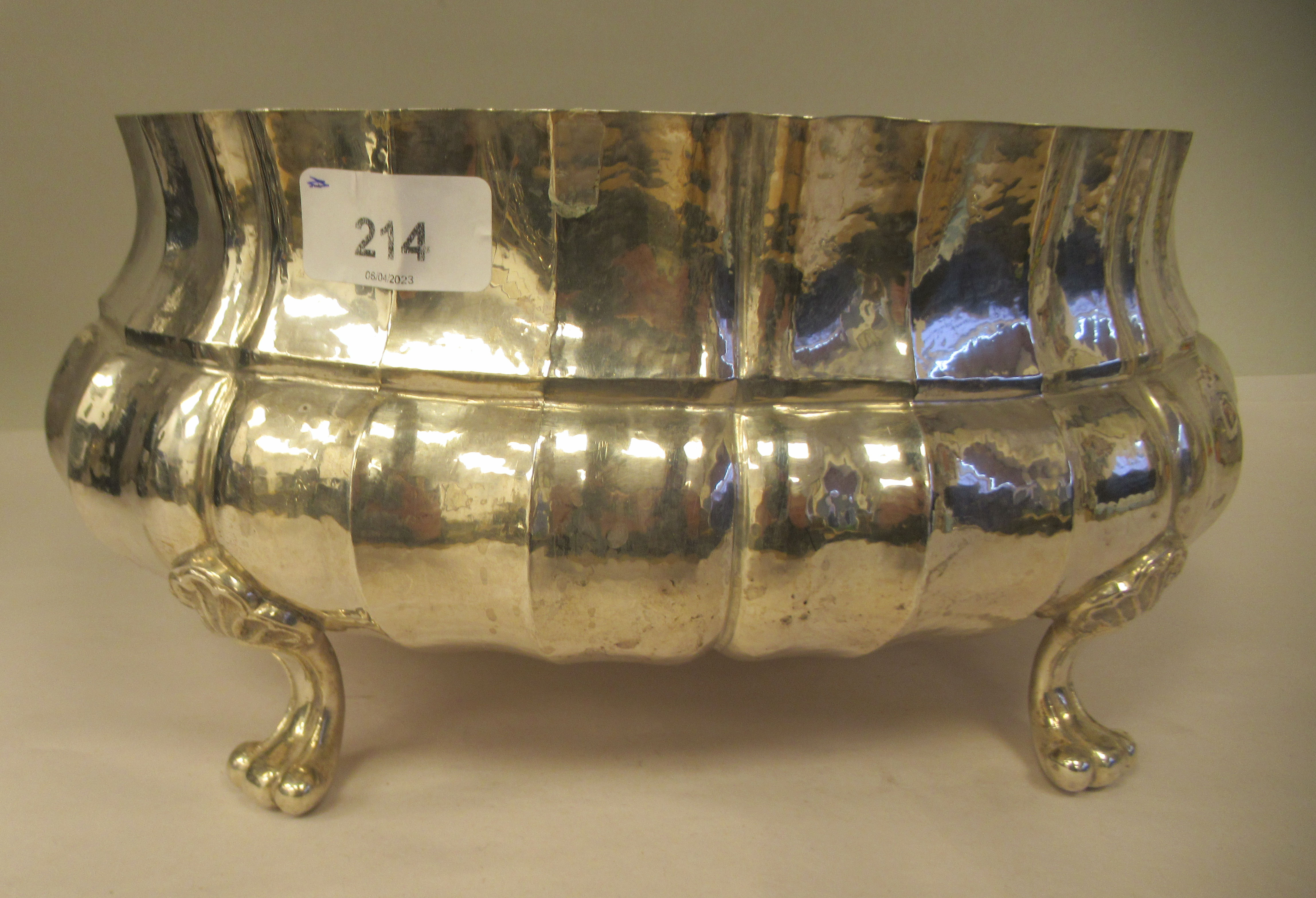 An Italian Gianmaria Buccellati silver oval, ogee shape jardiniere with fluted ornament, elevated on - Image 2 of 7