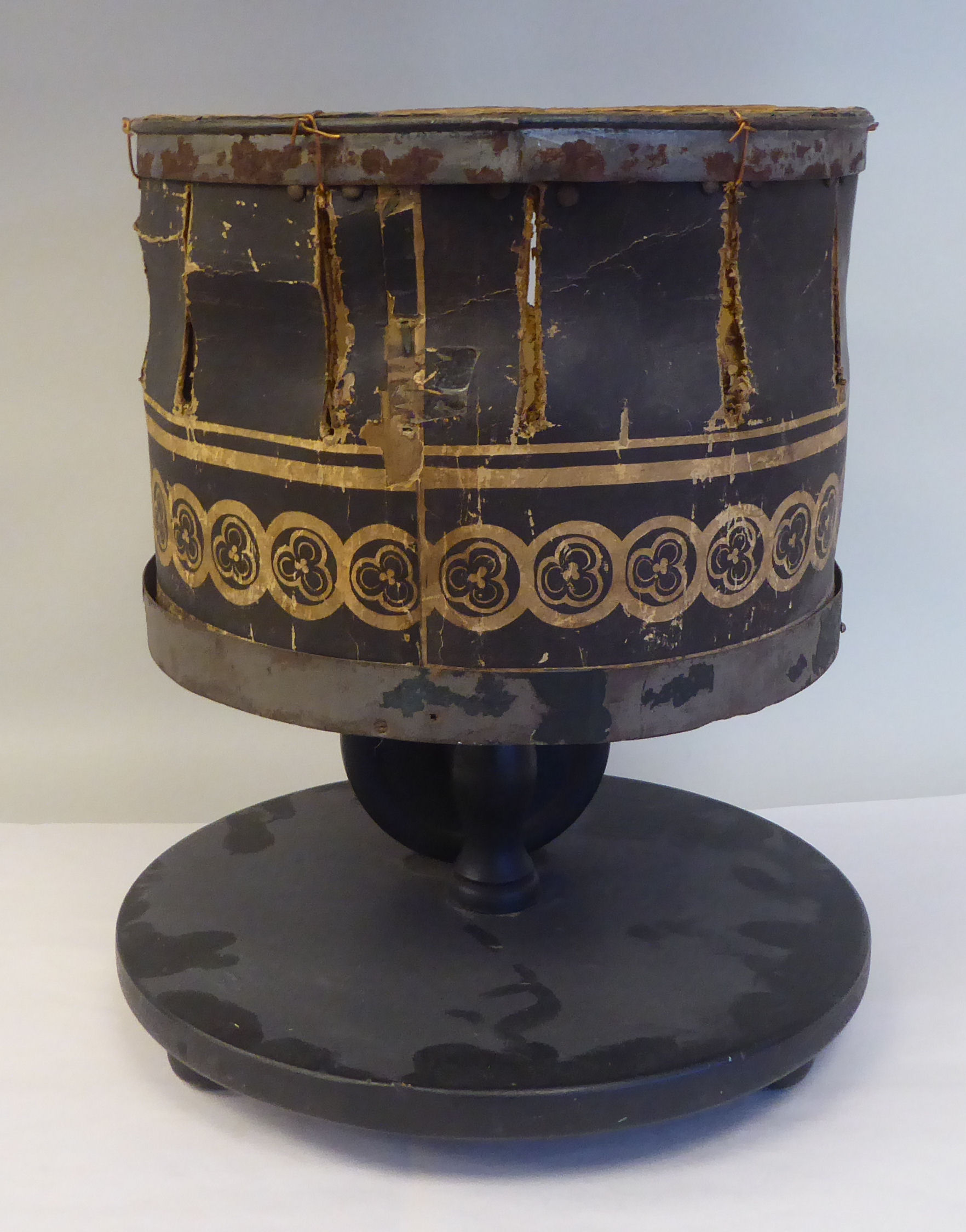 An early Victorian table top zoetrope, a pre-film, manually operated animation device, on a circular - Image 4 of 6