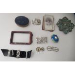 Collectables and items of personal ornament: to include a brooch set with cubic zirconia; and