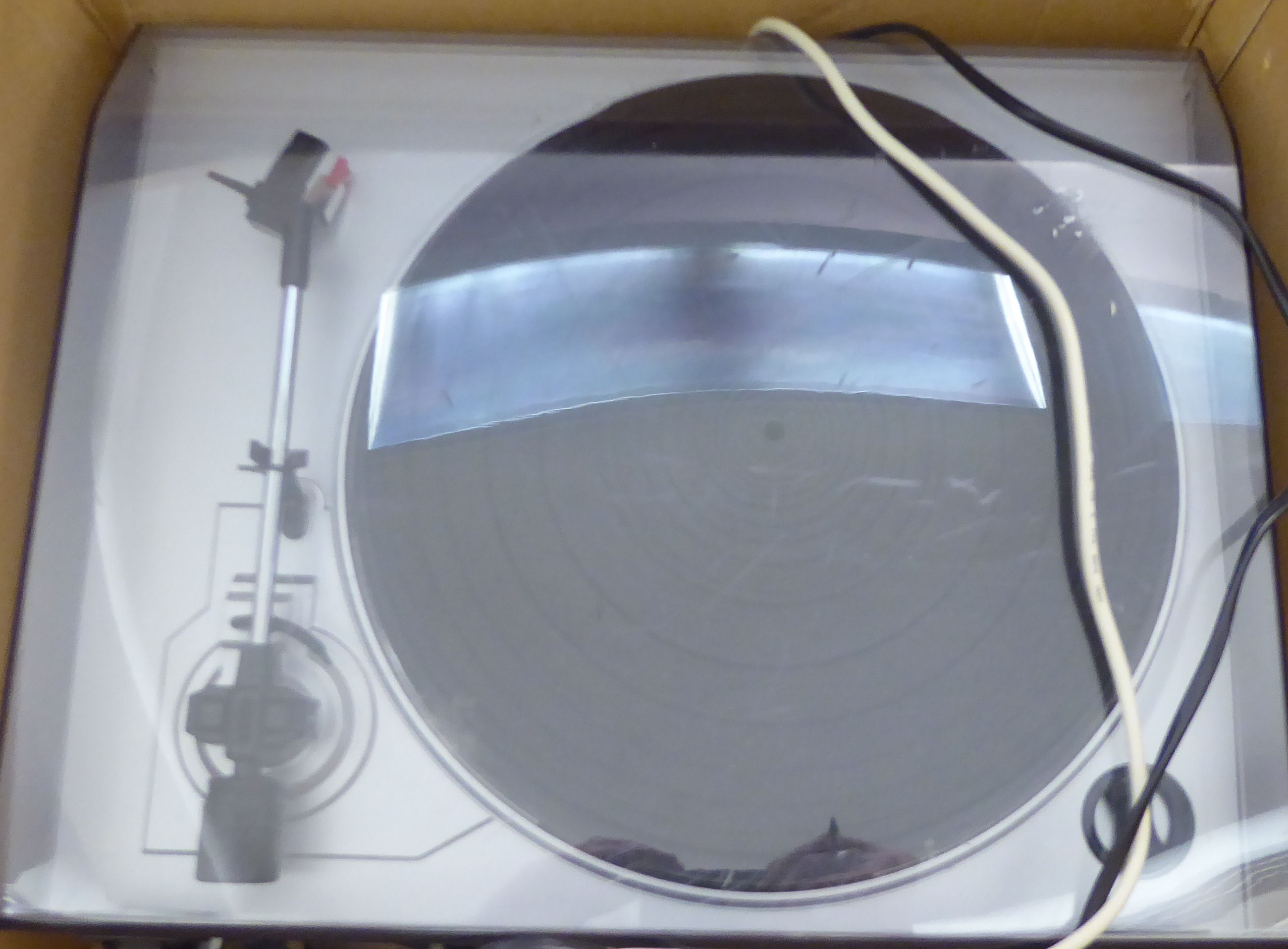 An Ion Furniture/vinyl archiver; and a Bob Marley turntable  both boxed - Image 3 of 5