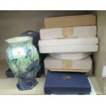 Collectable ceramics: to include Old Tupton ware china plates  4"w  boxed