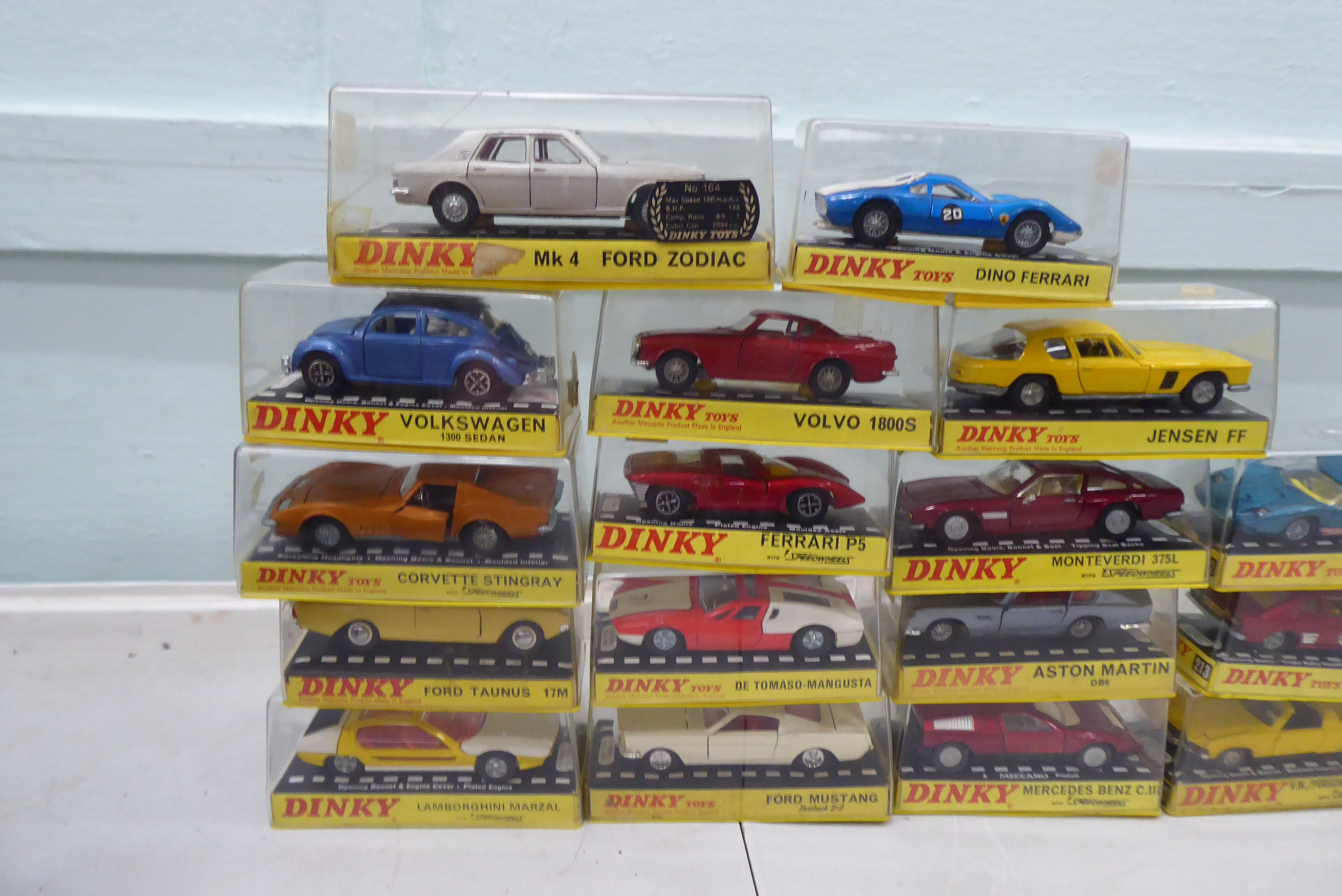 Dinky diecast model vehicles: to include a no.187 De Tomaso  boxed - Image 2 of 3