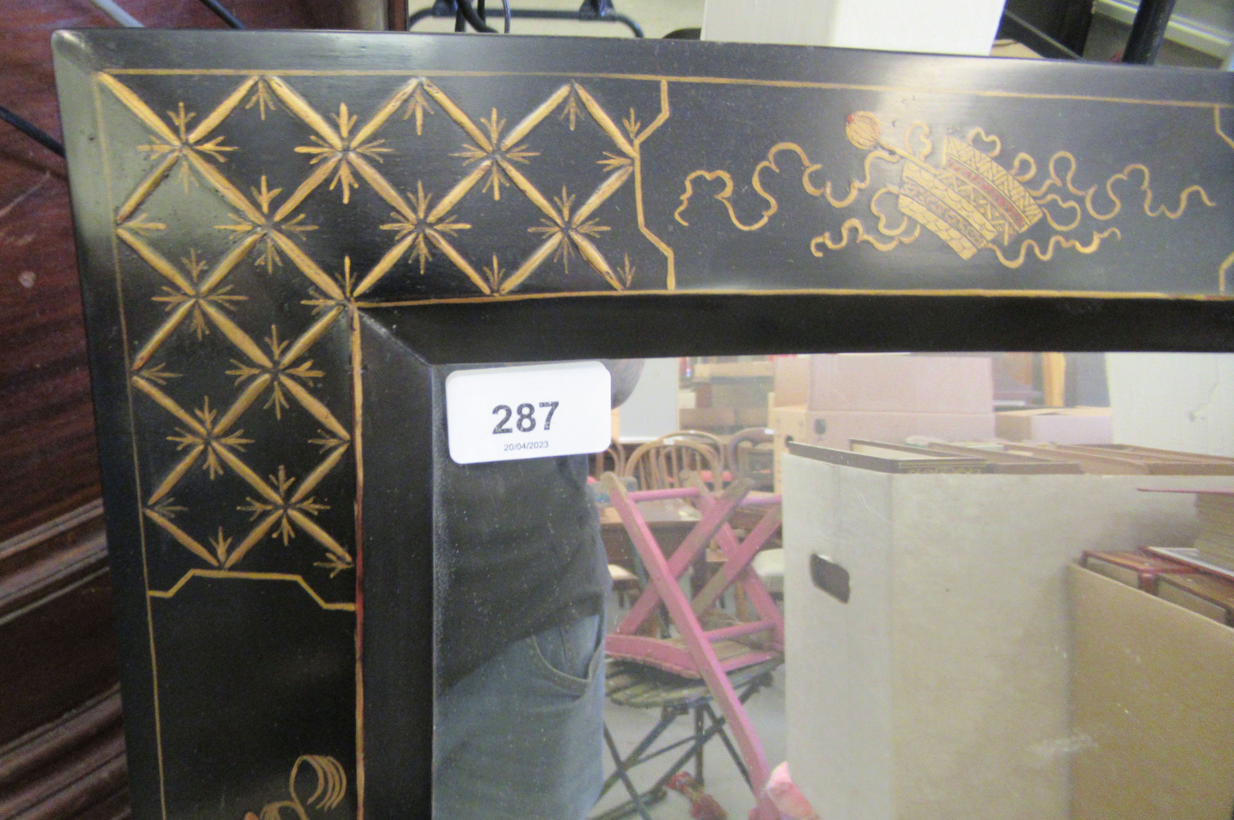 A 20thC mirror, the plate set in a black lacquered frame, decorated in chinoiserie taste  16" x 21" - Image 2 of 5