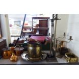 Mainly 20thC metalware: to include hearth related items