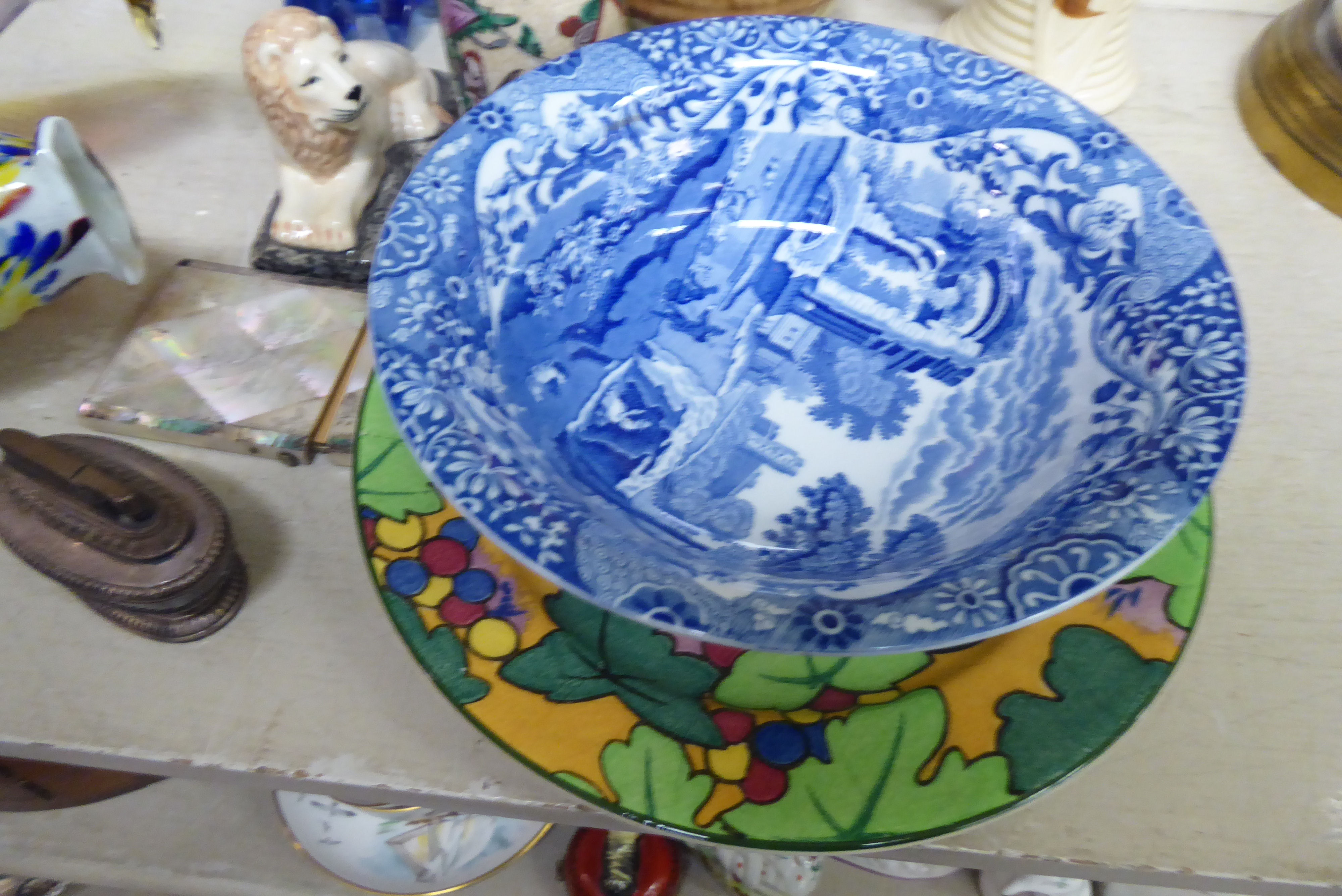 A mixed lot: to include a red and yellow, freeform glass dish  13"w; a scrolled blue and red glass - Image 4 of 4