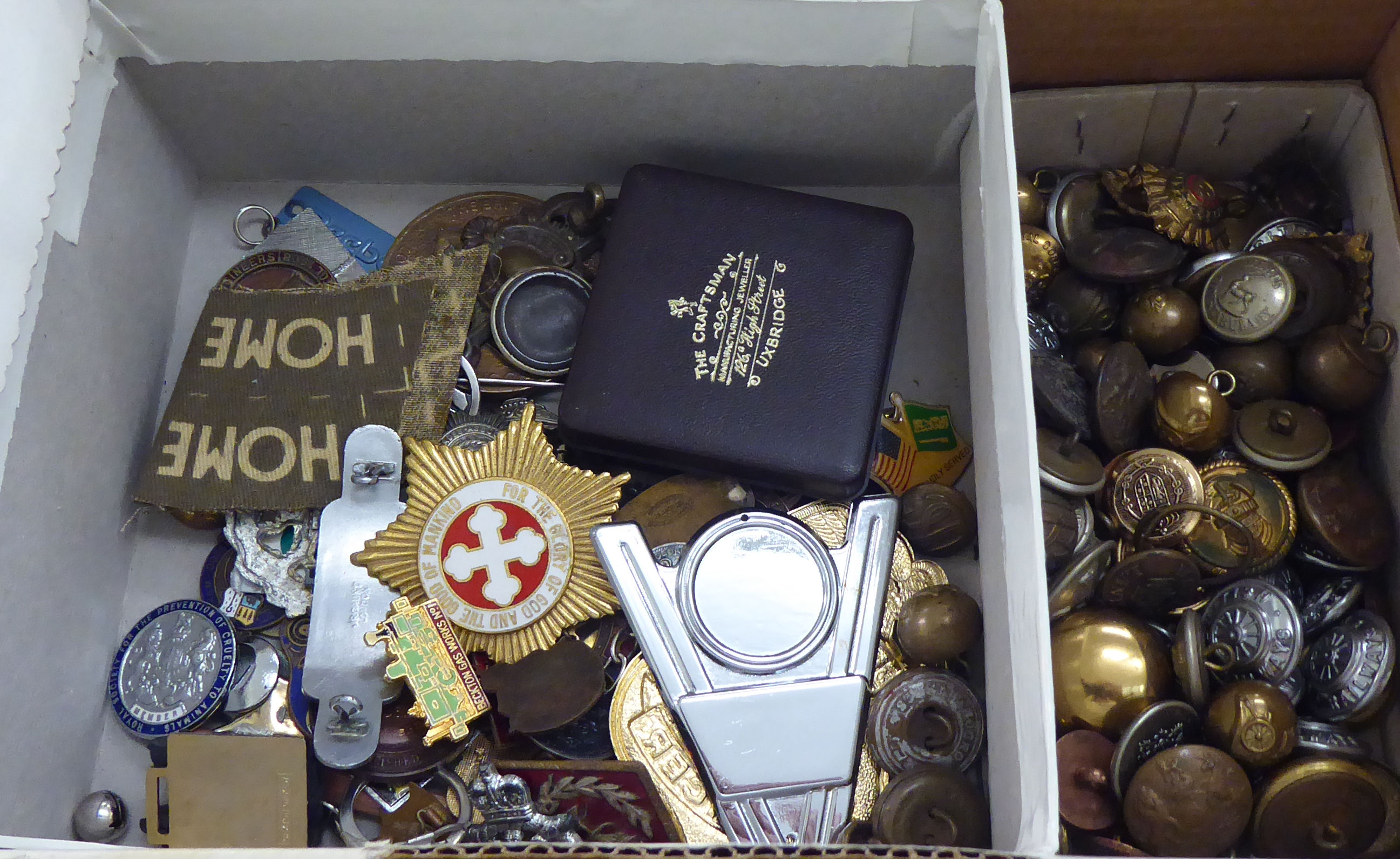 Mainly military themed badges and buttons (Please Note: this lot is subject to the statement made in