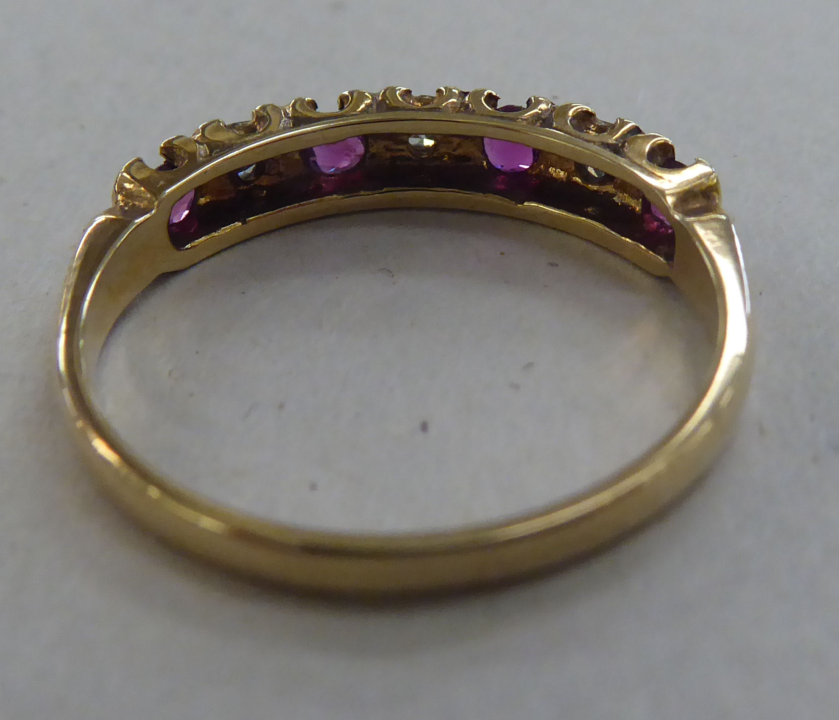 A 9ct gold eternity ring, set with alternating rubies and diamonds - Image 4 of 5