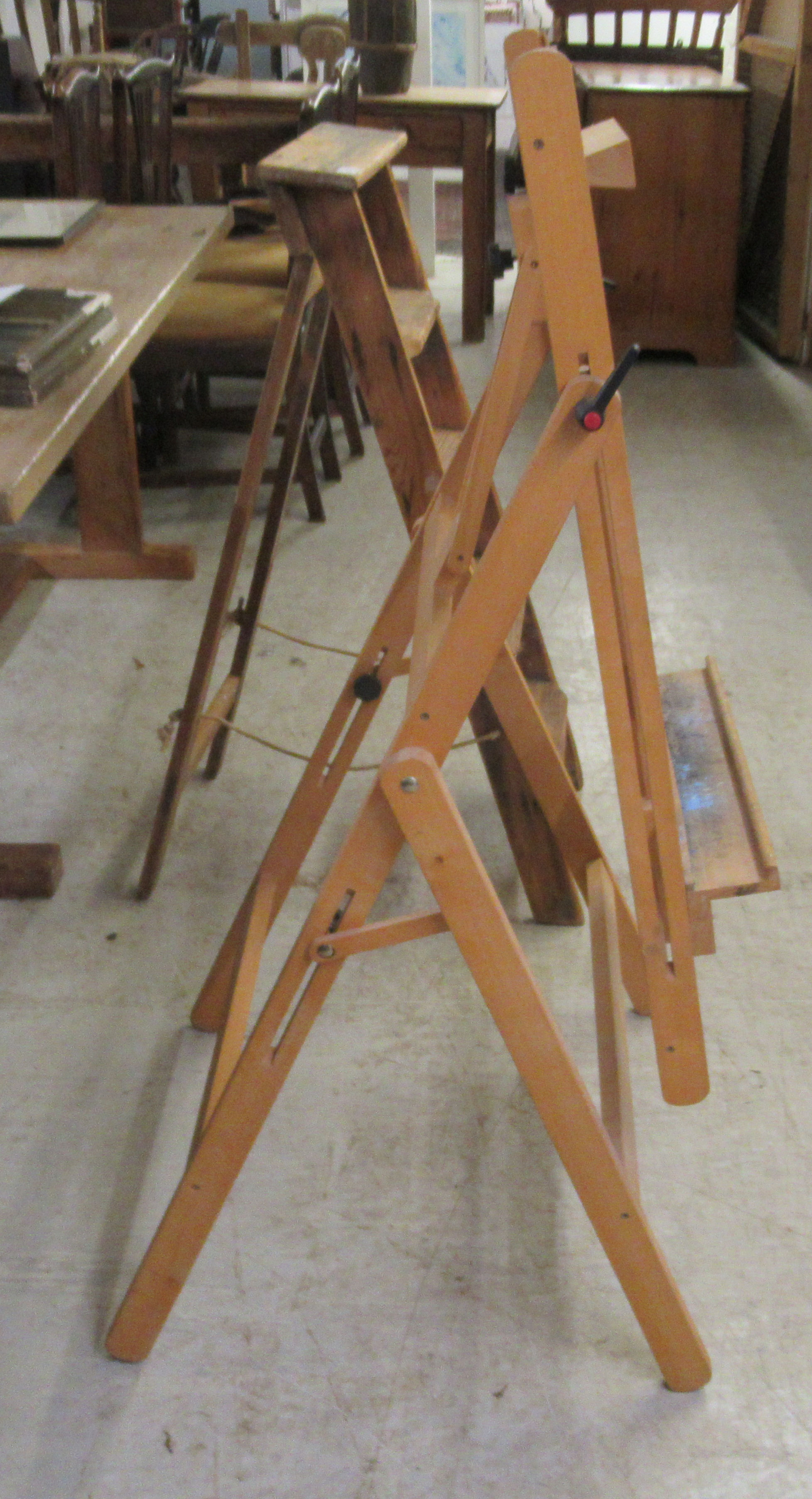 A Windsor & Newton beech framed, folding, height adjustable artist's easel - Image 3 of 5
