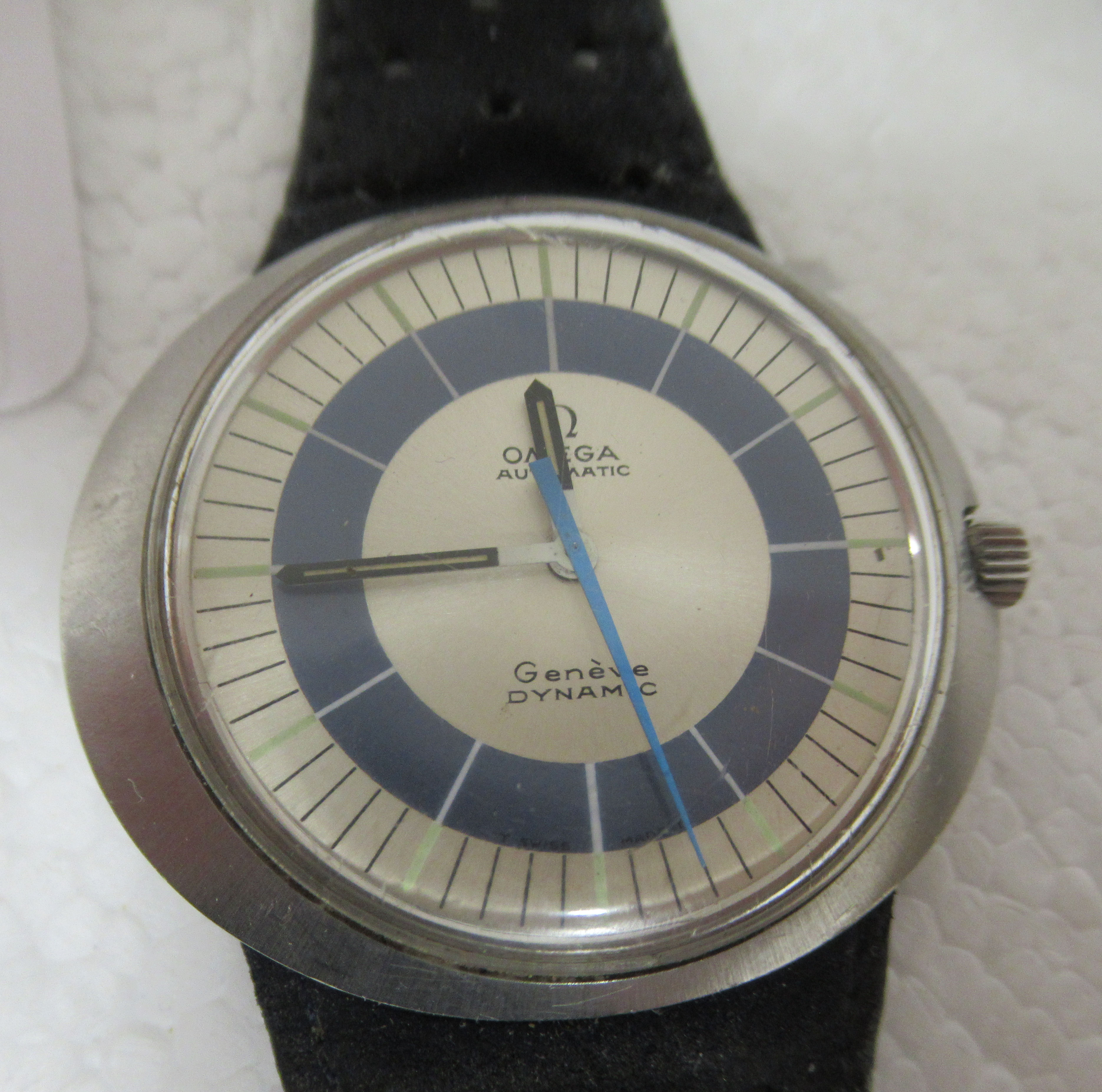 An Omeg Dynamic automatic stainless steel cased wristwatch, on a black leather strap