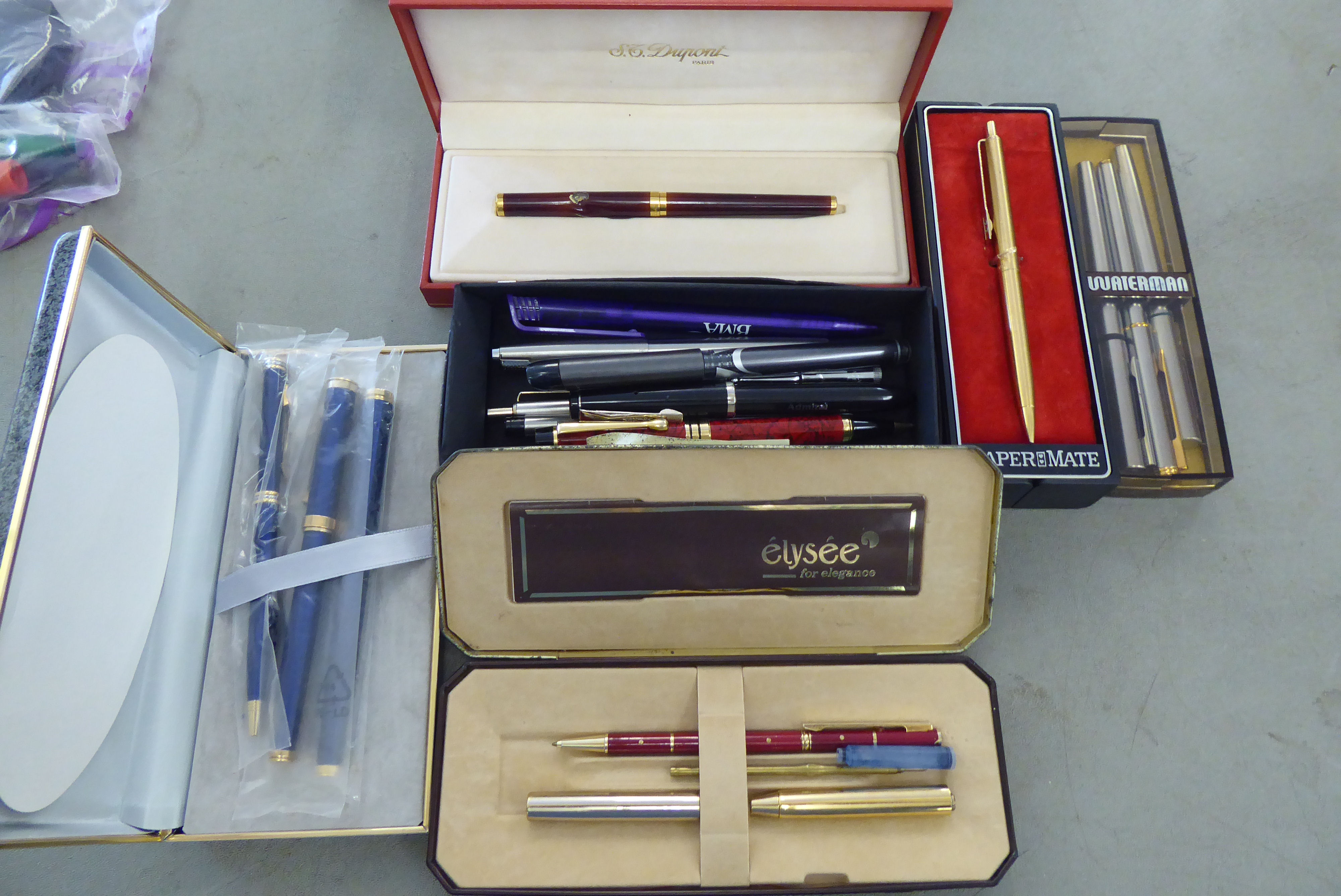 Pens: to include examples by Parker and Dupont - Image 2 of 4