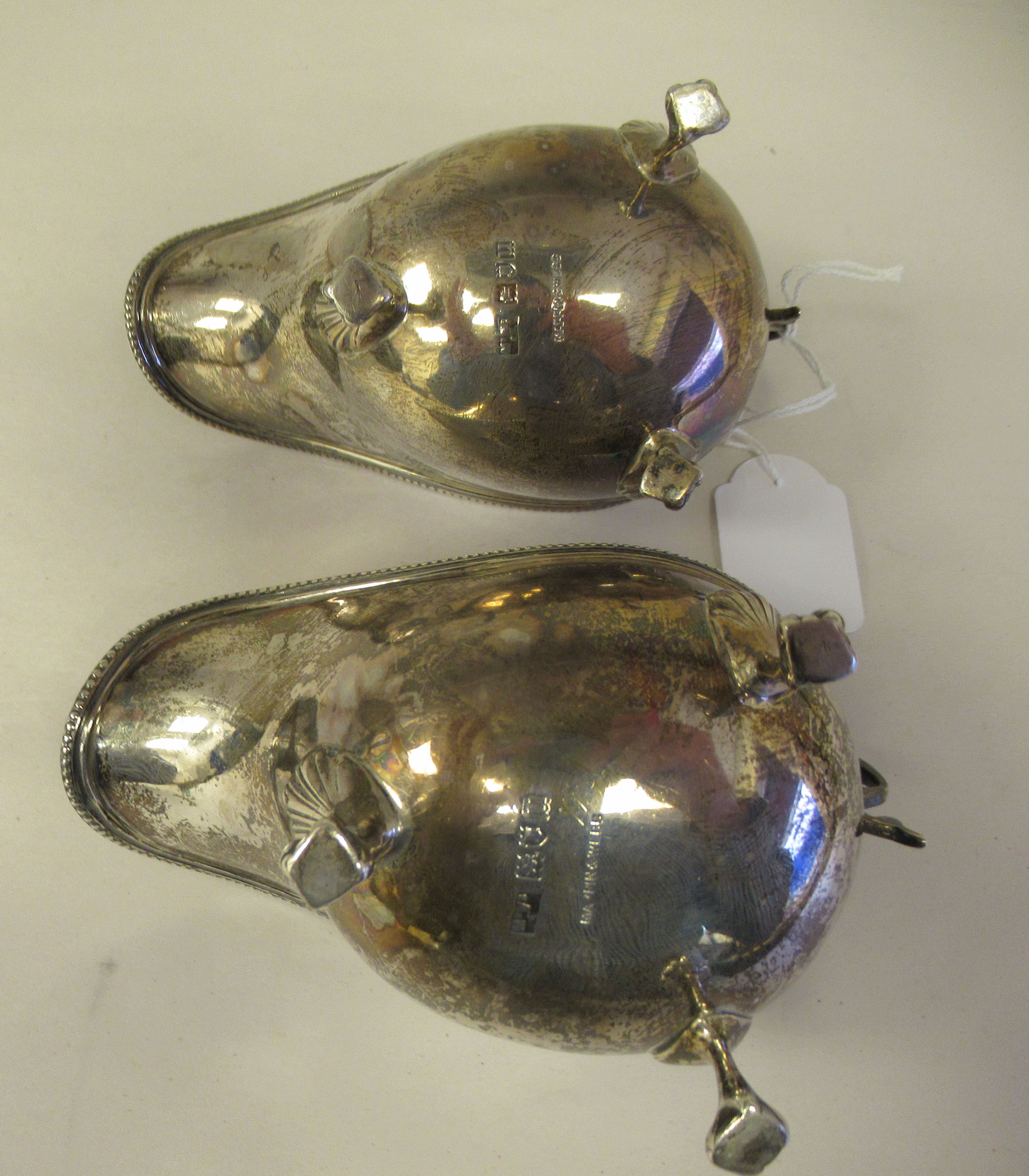 A pair of silver sauce boats with bead borders and C-scrolled handles, elevated on cast paw feet - Image 6 of 7