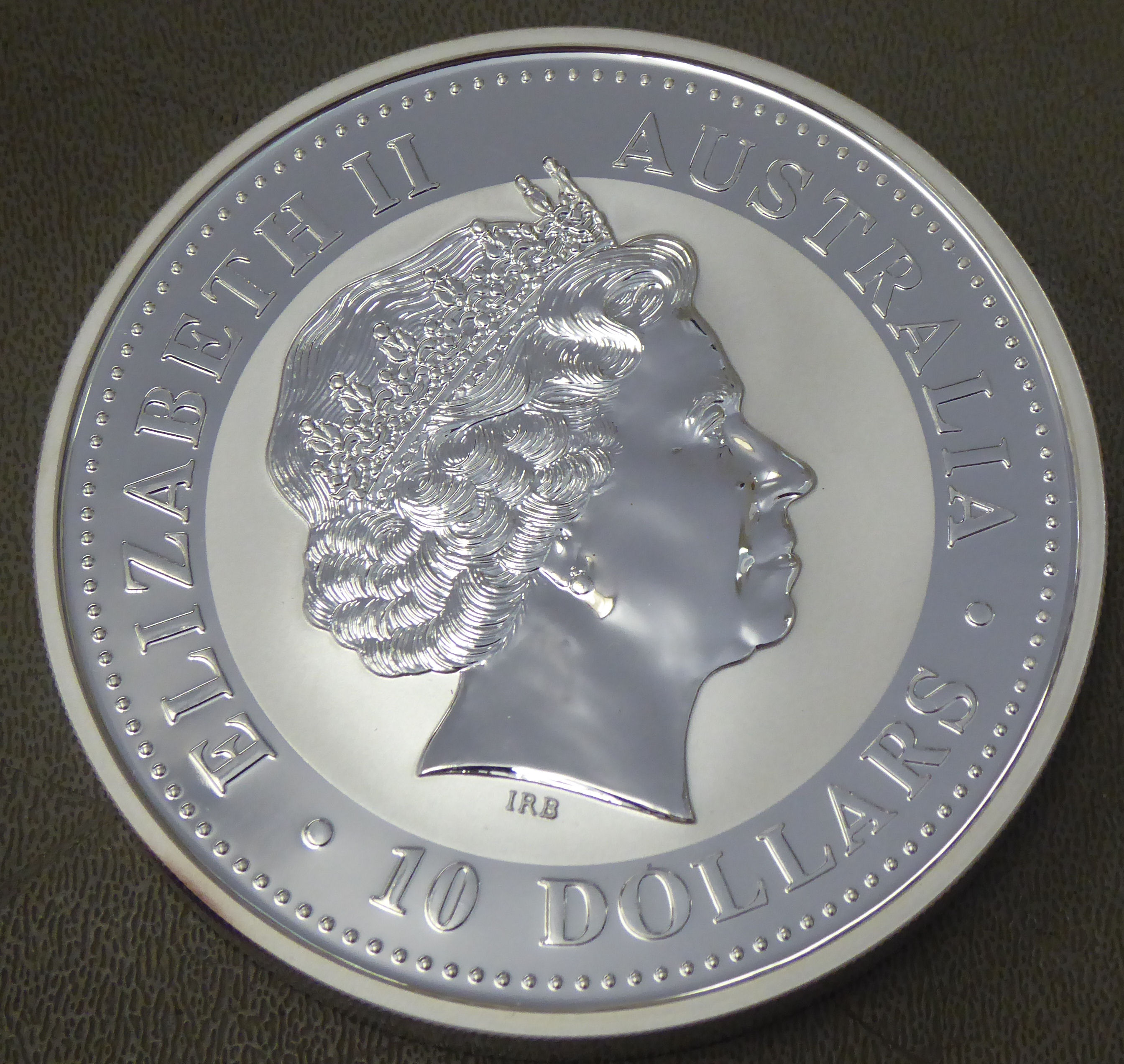 An Elizabeth II Australia 10 dollars, 999 10oz silver coin