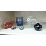 Decorative glassware: to include a bubbled novelty fish vase  5.5"h; and two Italian floral
