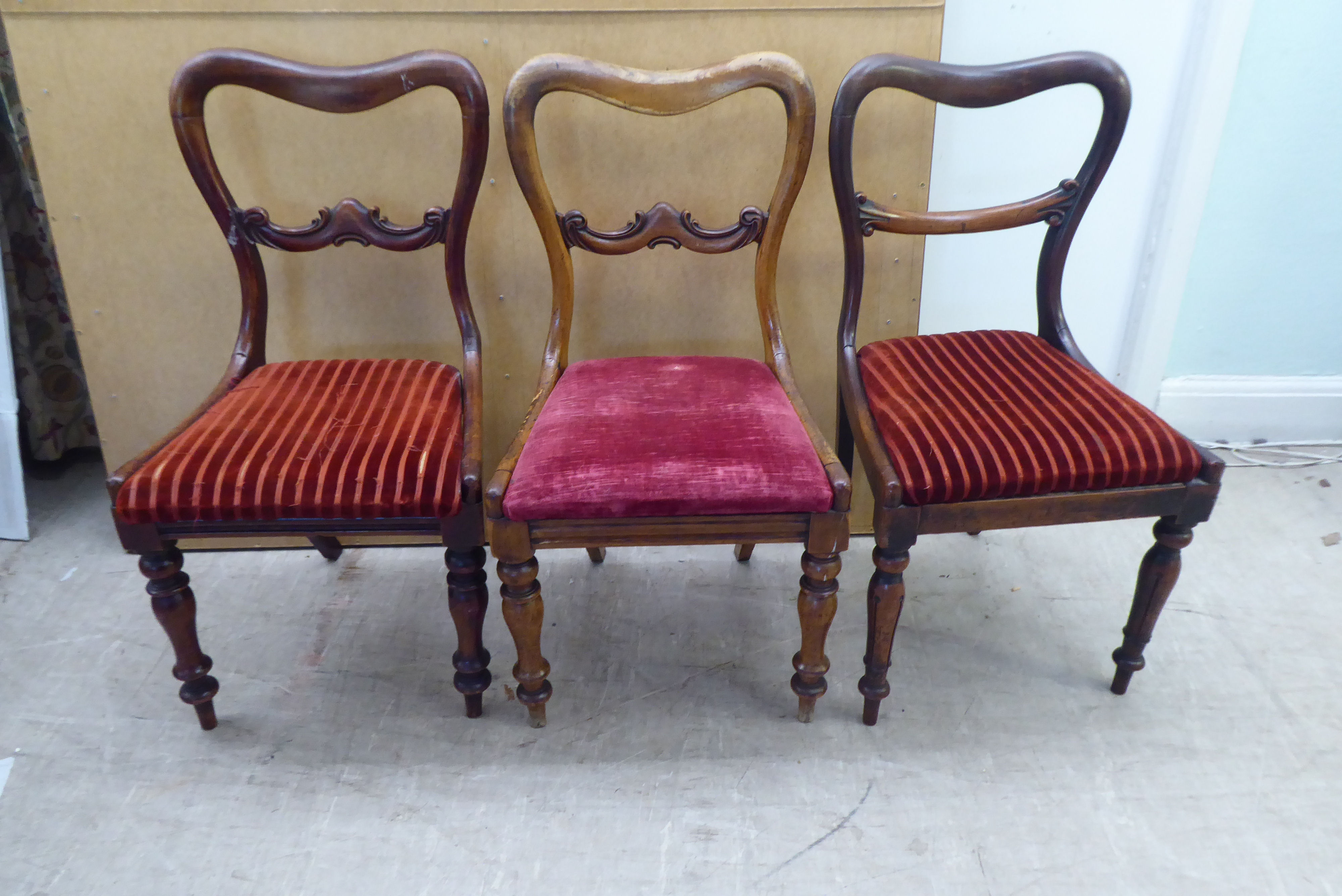A miscellany of mainly 19thC mahogany and other bar back dining chairs - Image 3 of 3
