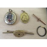 Gold and gold coloured metal items: to include oval pendant medallion and bar brooch