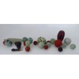 Collectables: to include Chinese hardstone carved beads