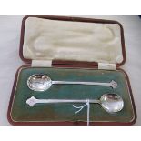 A pair of late Victorian silver long handled conserve spoons  Sheffield 1898  cased