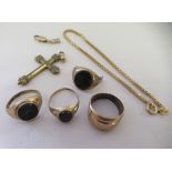 'Scrap' gold and yellow metal jewellery, mainly broken rings