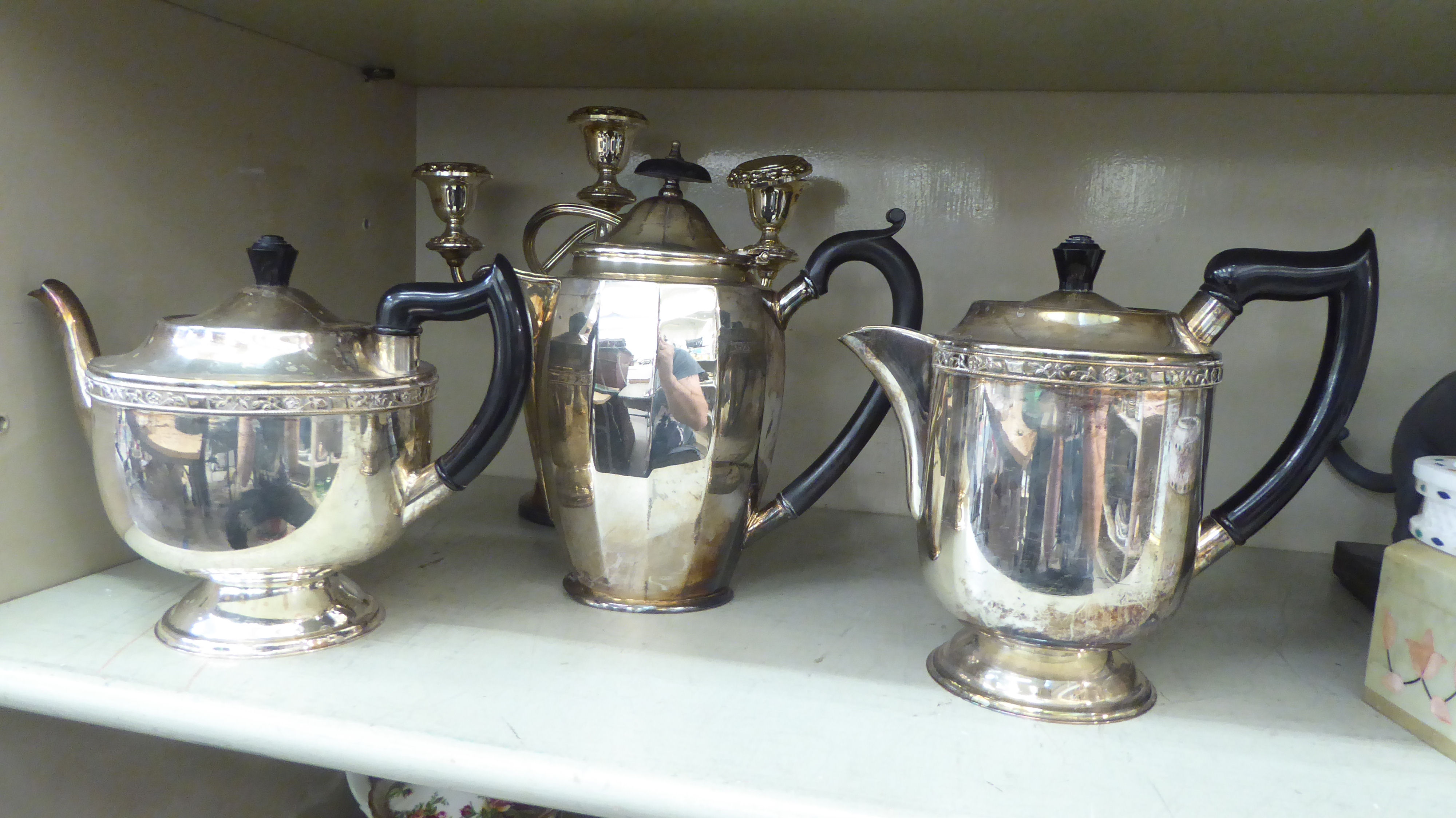 A mixed lot: to include a silver plated teapot with an ebonised handle - Image 3 of 4