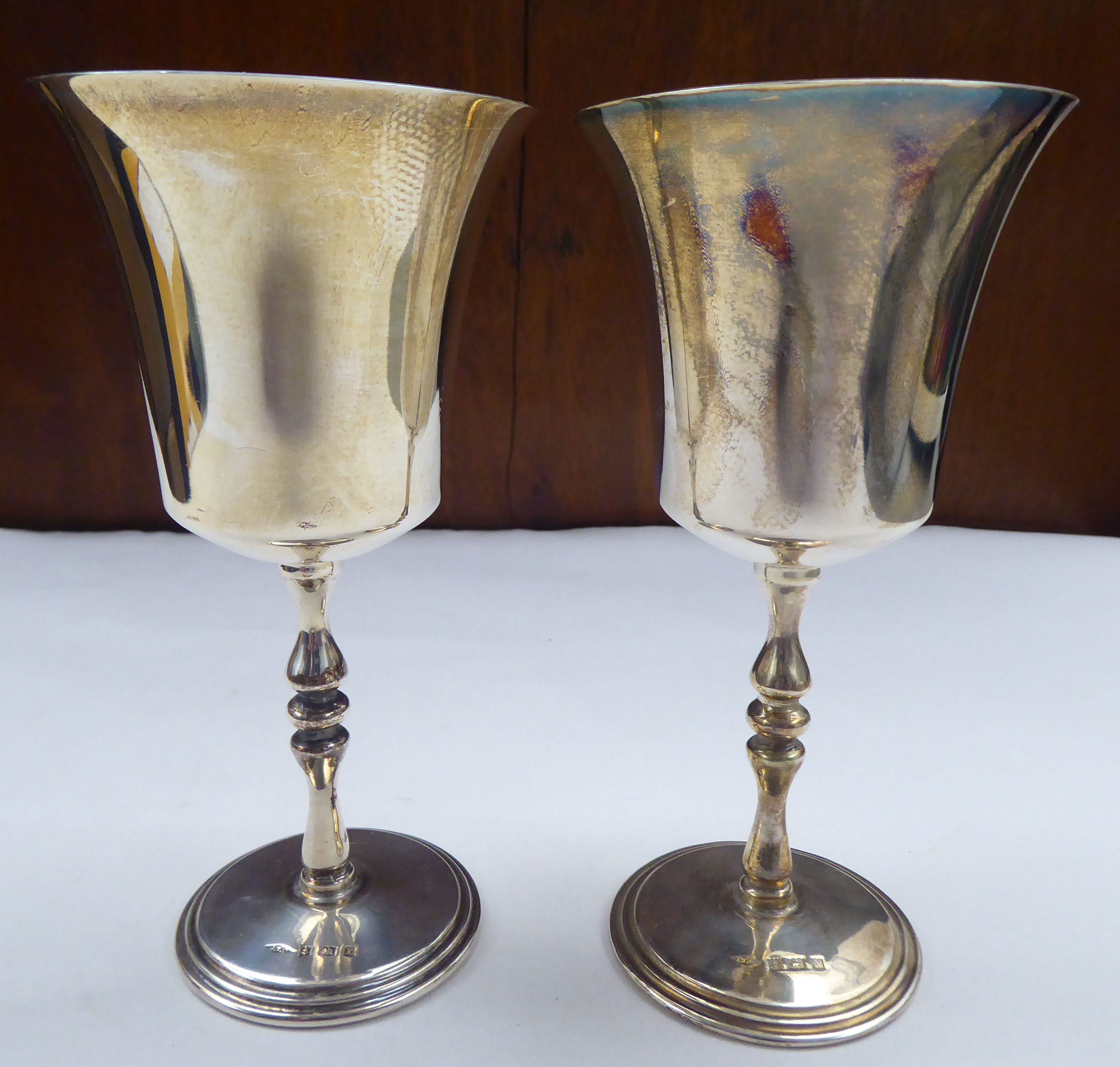 A pair of silver stemmed goblets with bell shape bowls; and a pair of similar with cup design bowls - Image 2 of 5