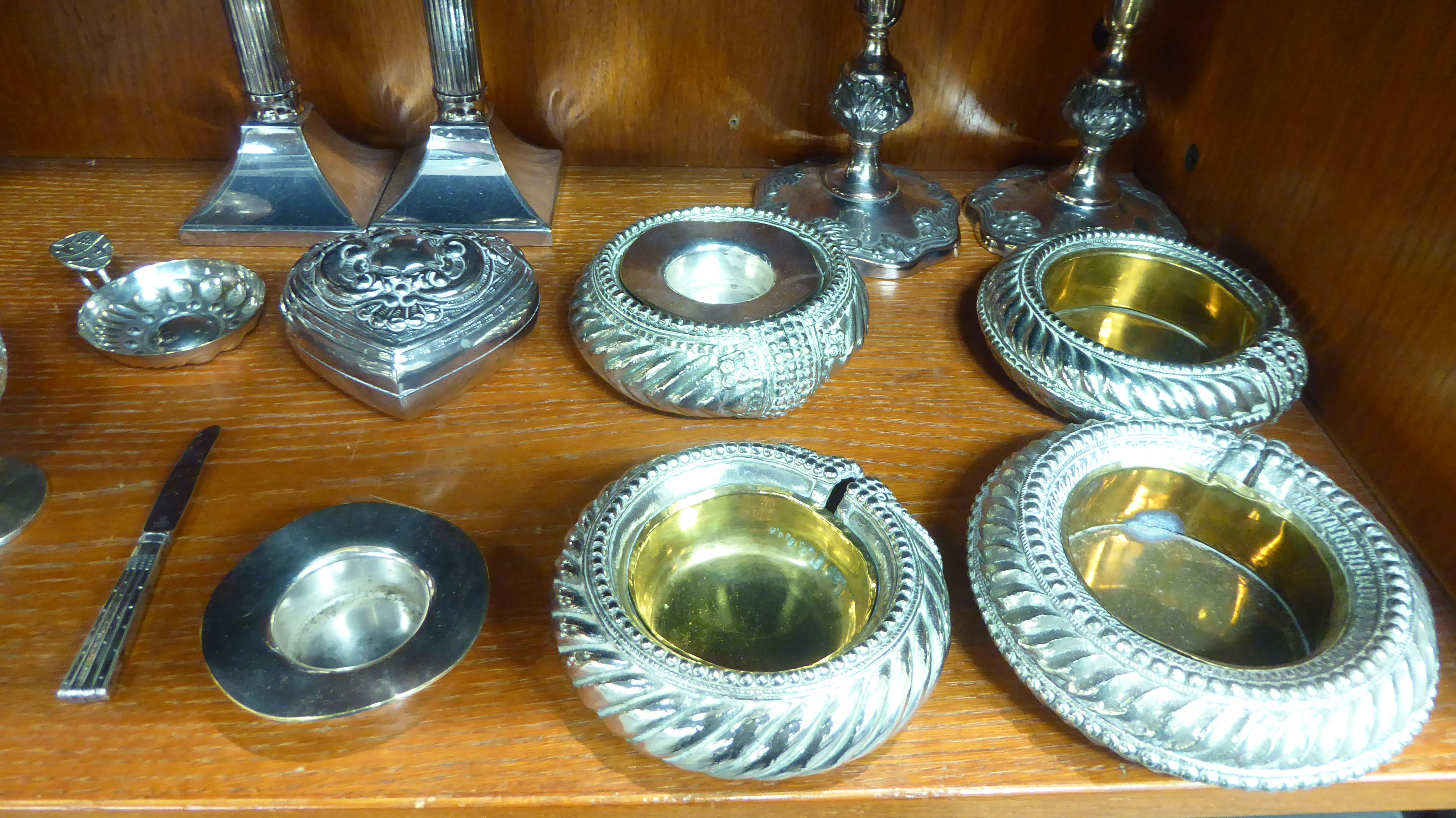 Silver plate, white metal and similar wares: to include ashtrays; a pair of Victorian style dwarf - Image 6 of 6