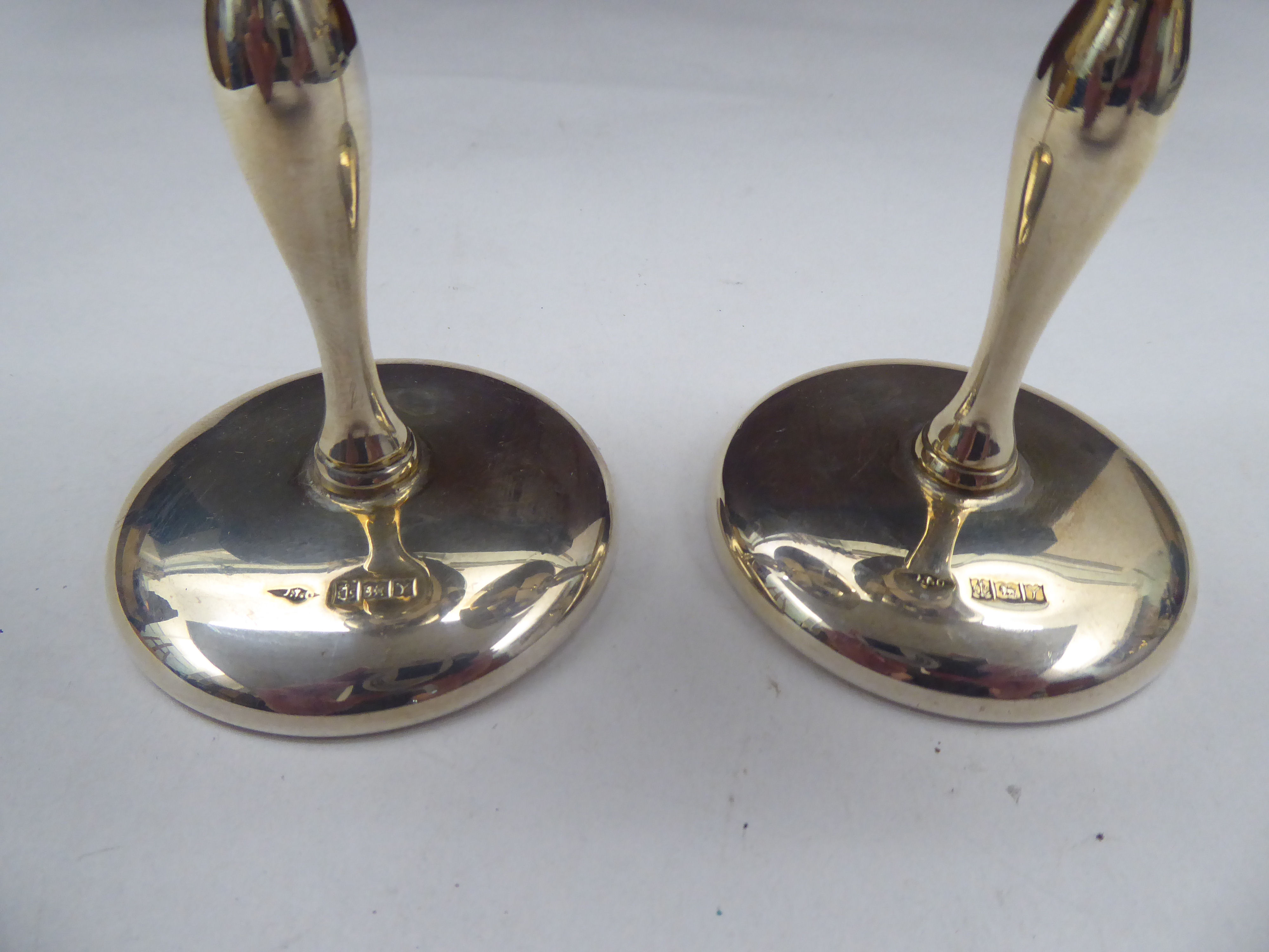 A pair of silver stemmed goblets with bell shape bowls; and a pair of similar with cup design bowls - Image 5 of 5